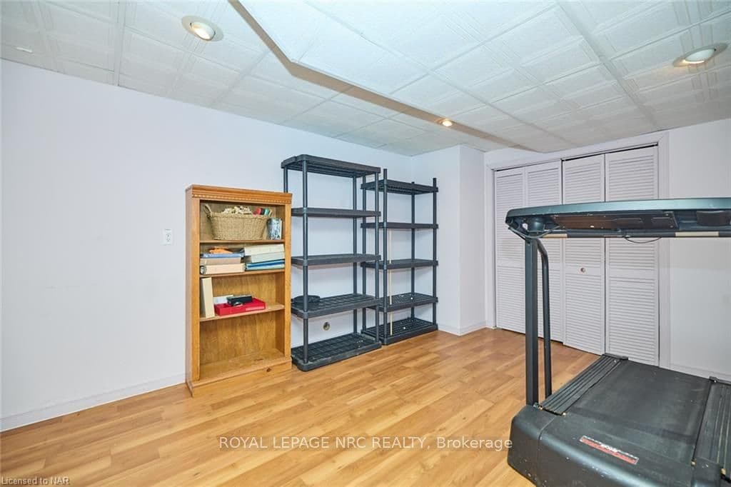 8605 BELL Crescent photo 37