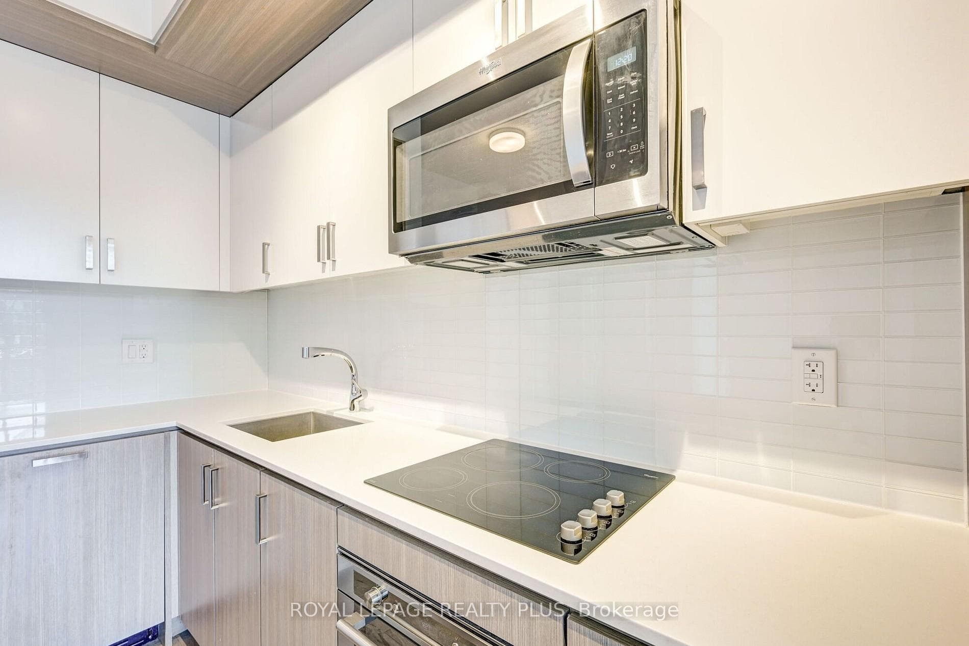 1575 Lakeshore Road Unit 442 photo 2
