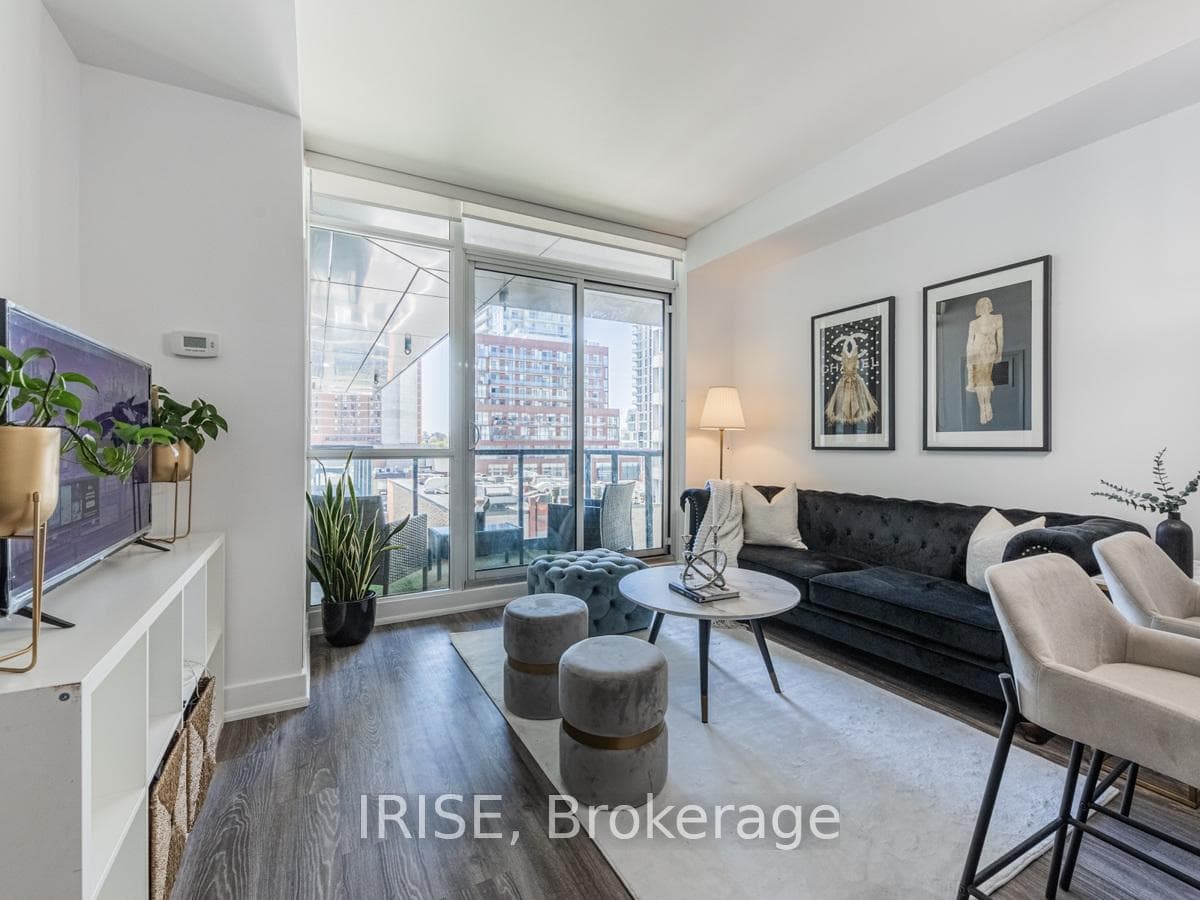 30 Roehampton Avenue Unit 610 photo 2