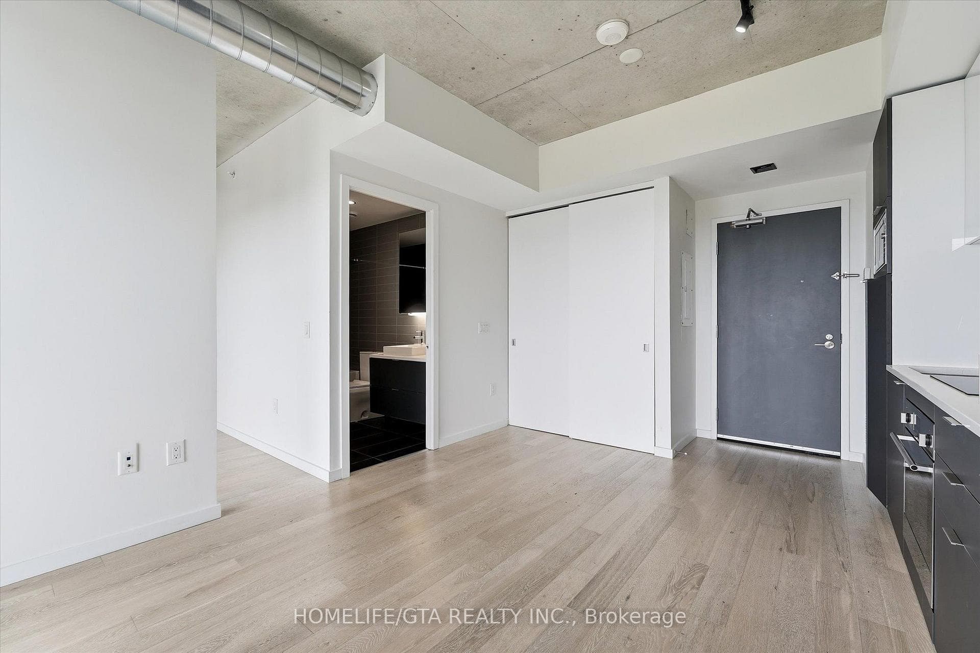 170 Bayview Avenue Unit 612 photo 9