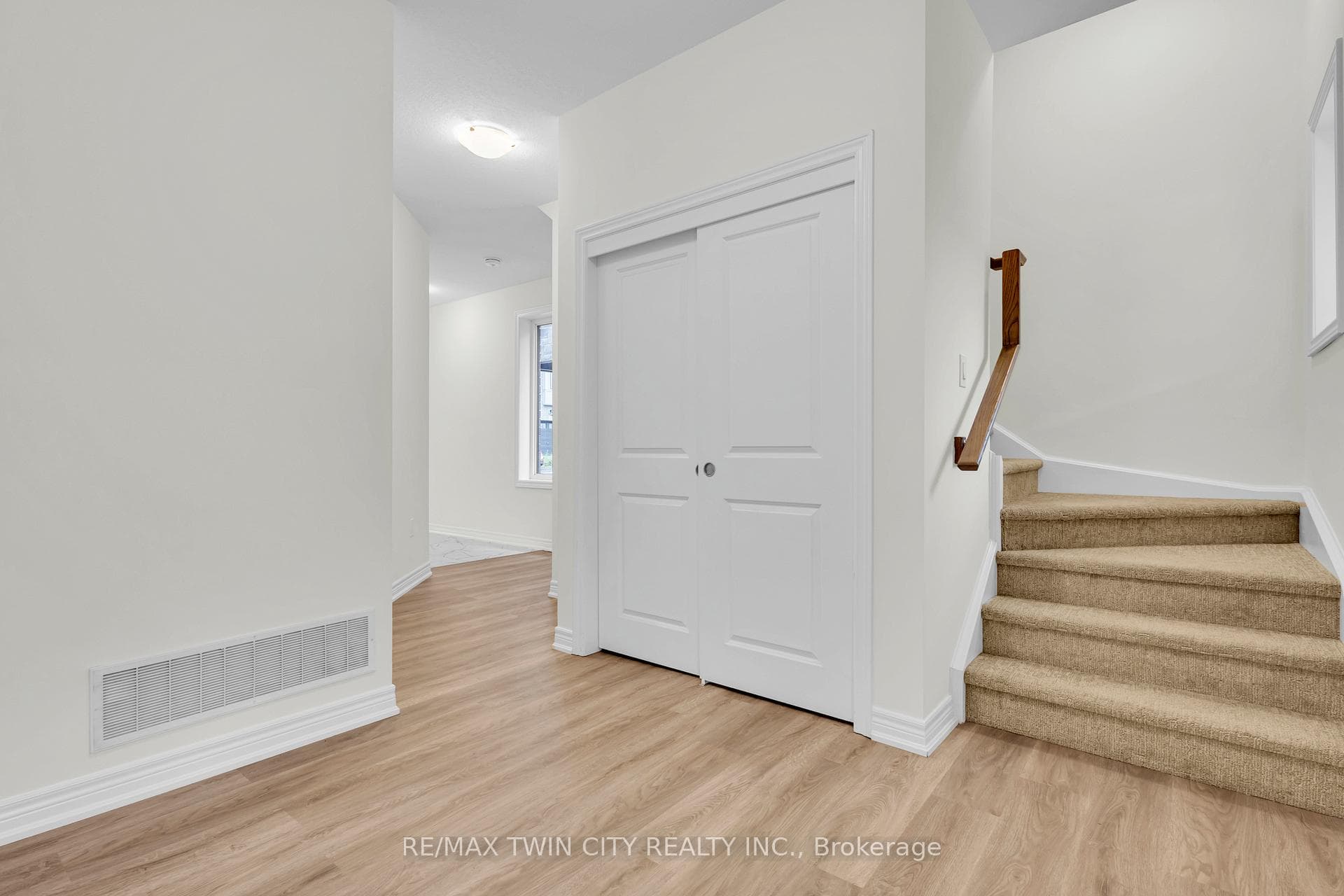 10 Birmingham Drive Unit 7 photo 17