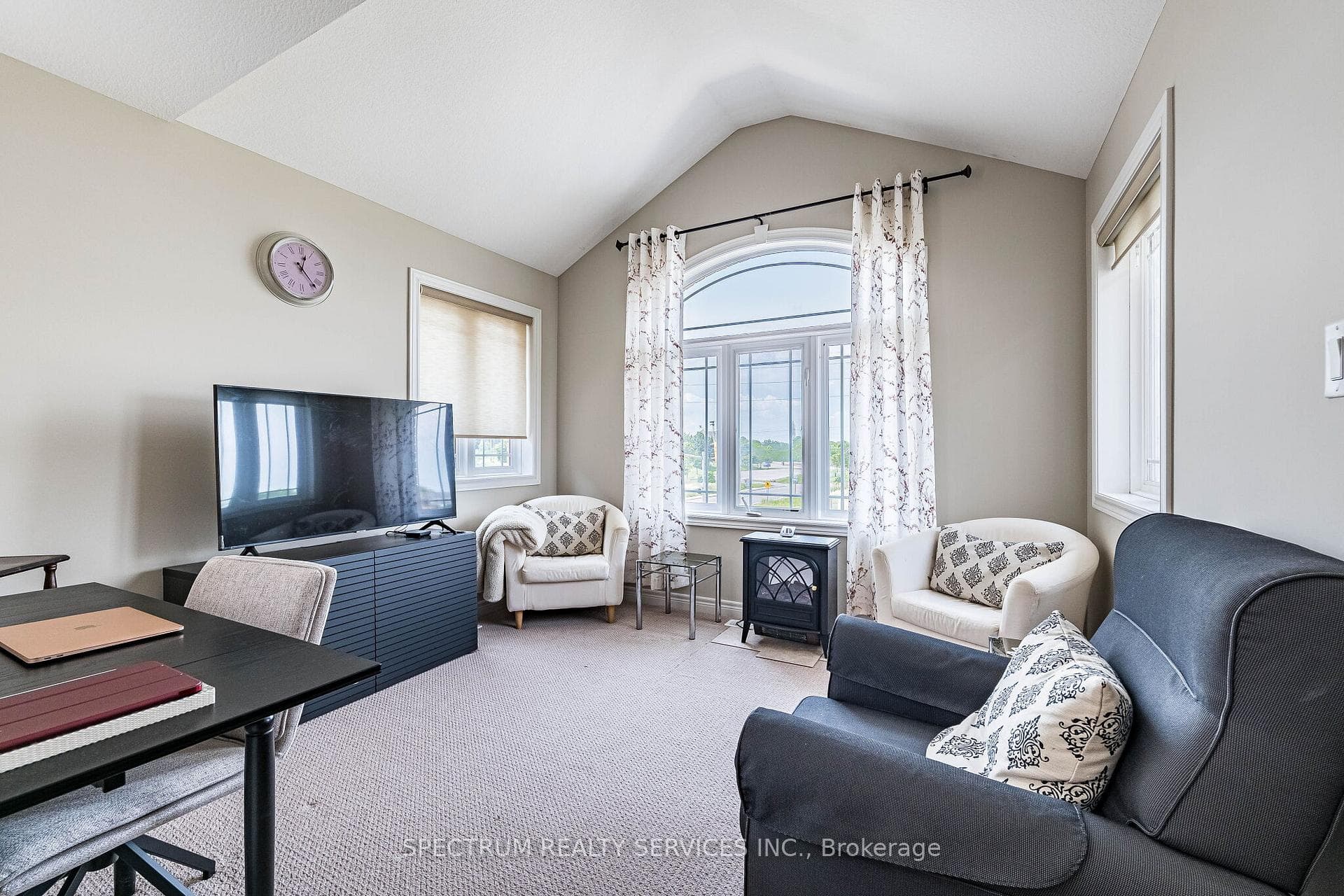 1529 Upper Sherman Avenue photo 22