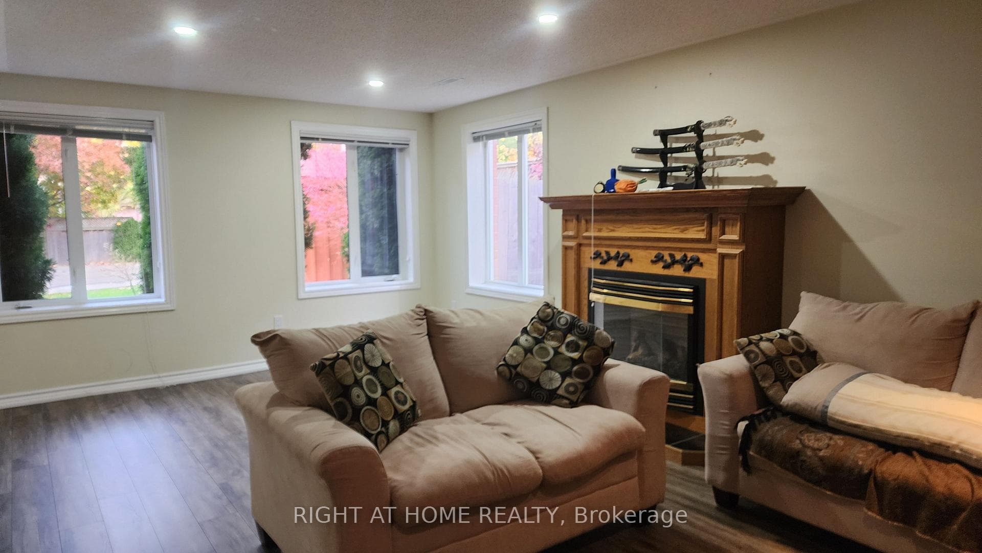 658 Foxcroft Boulevard Unit (Bsmnt) photo 15