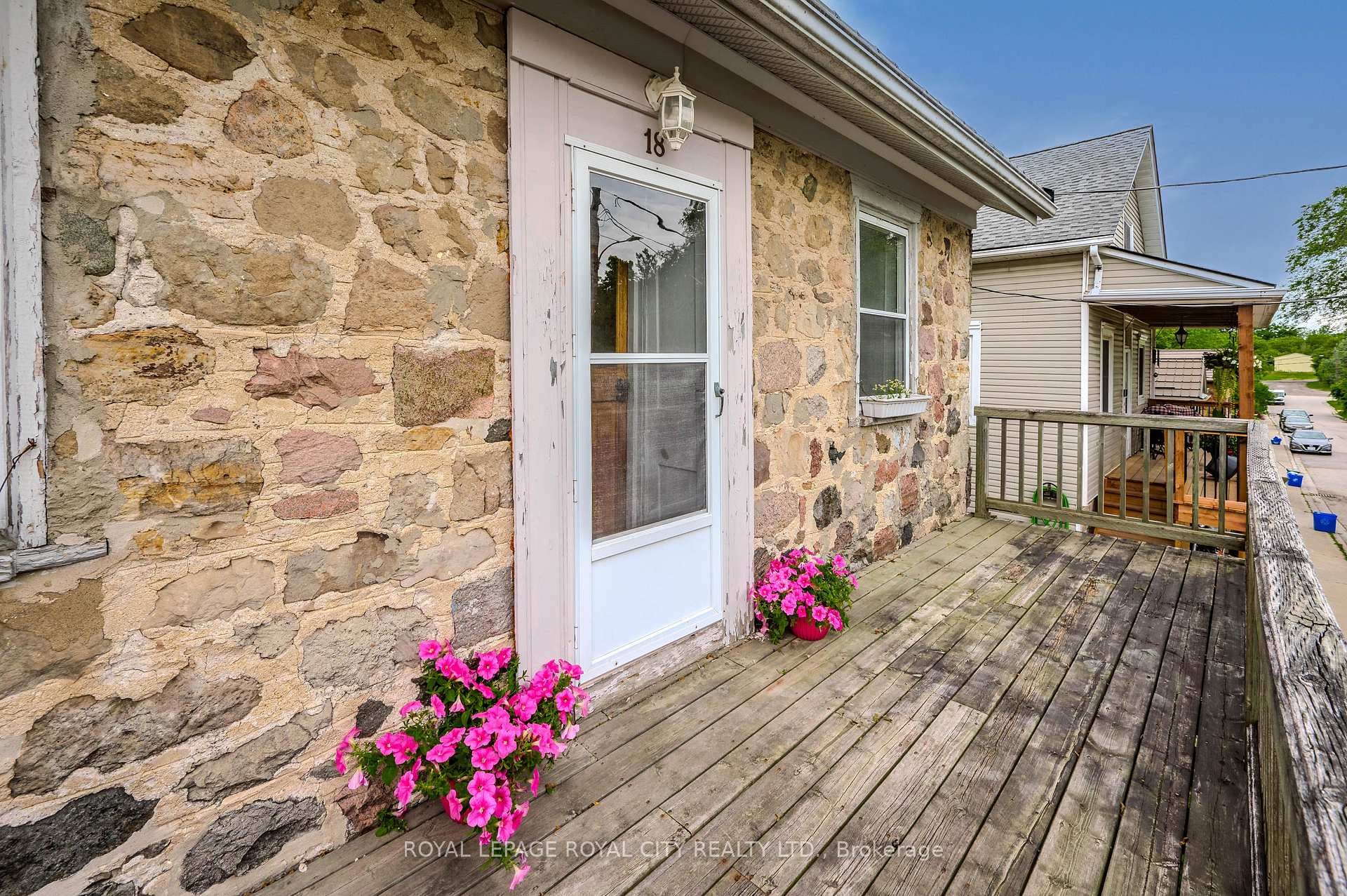 18 Victoria Street photo 1