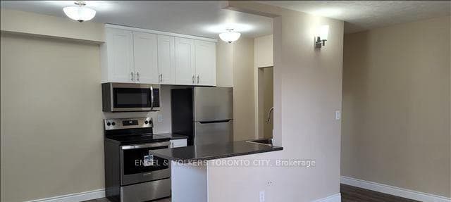 416 E 42nd Street Unit 101 photo 3