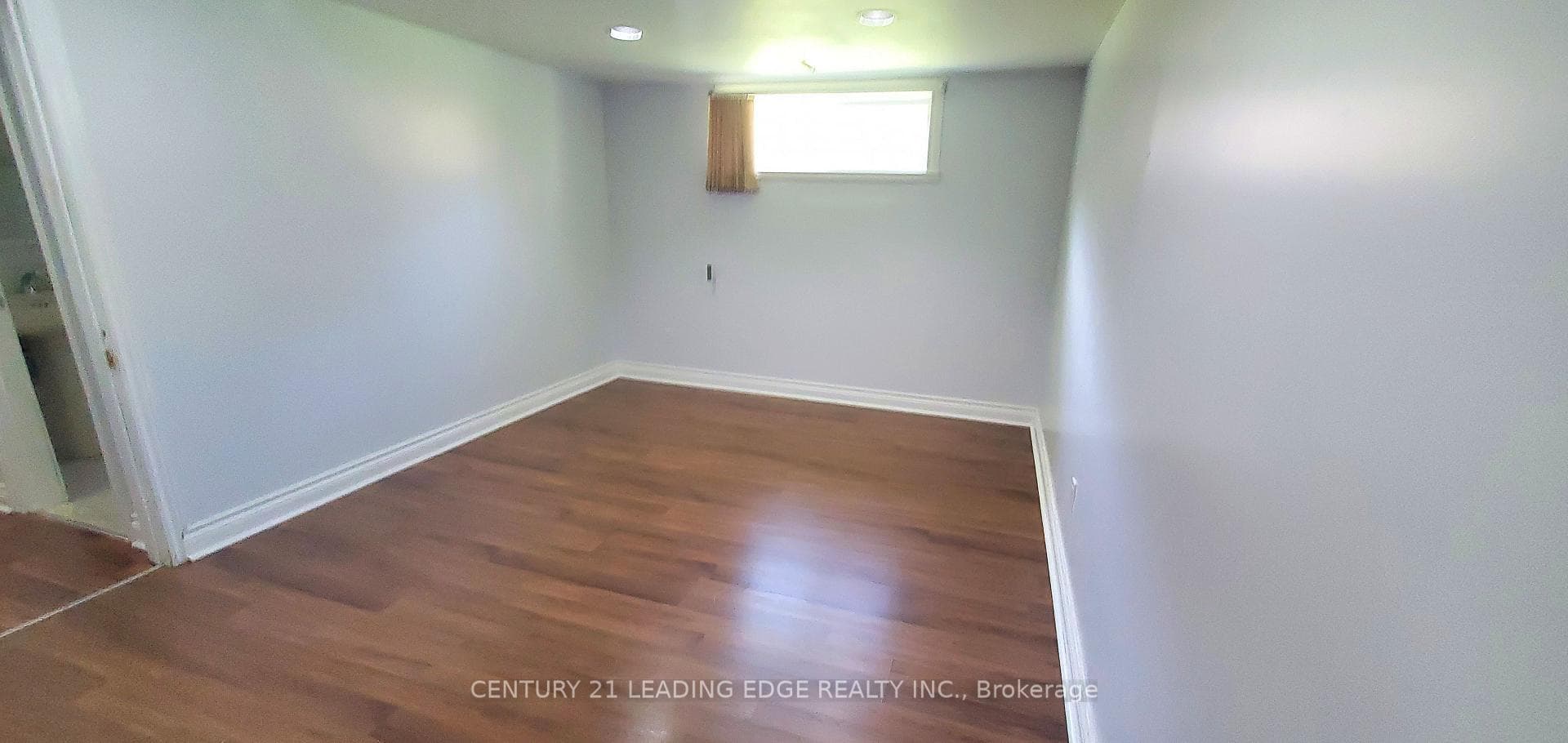 17 Silvertip Crescent photo 21
