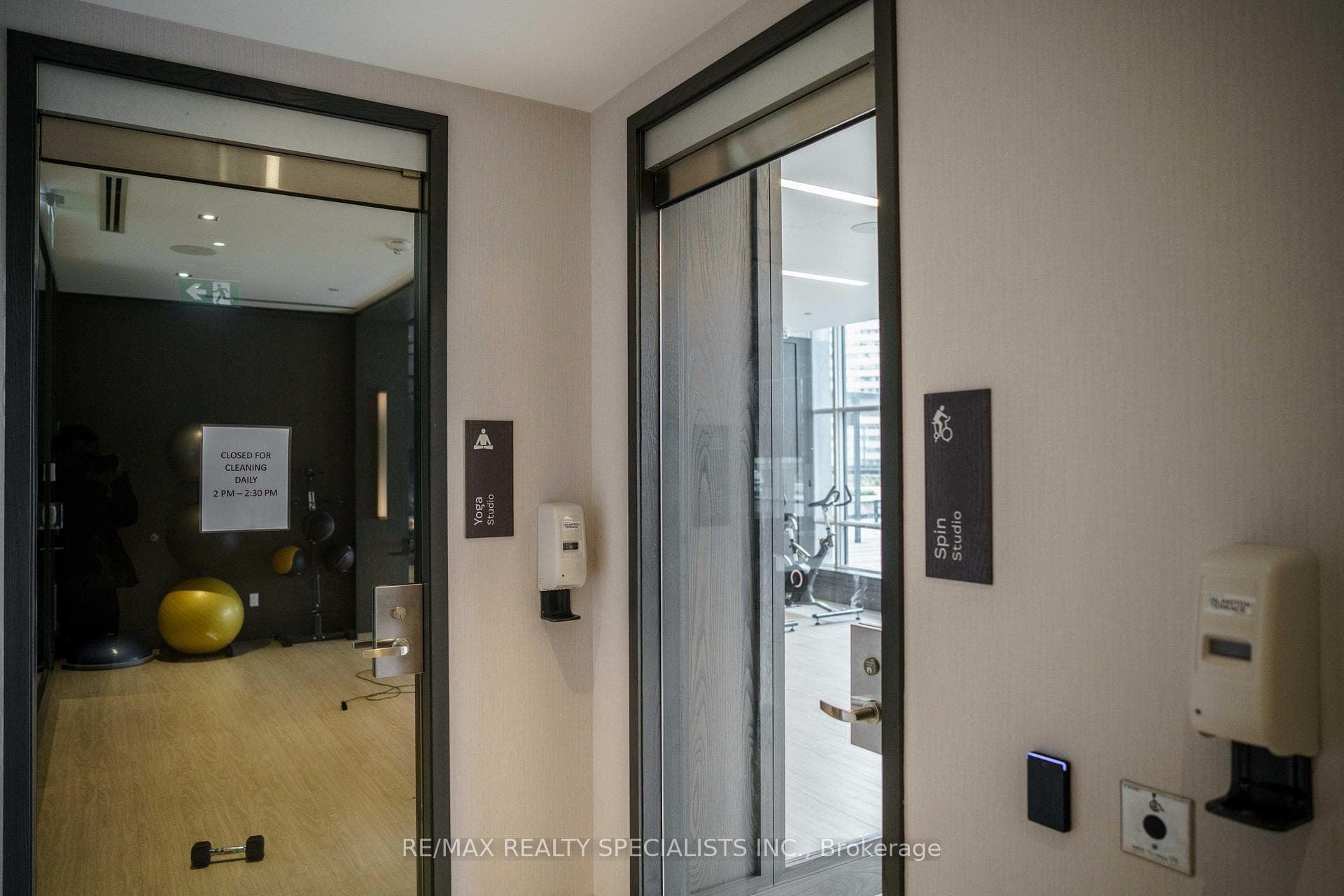 9 Mabelle Avenue Unit 526 photo 9