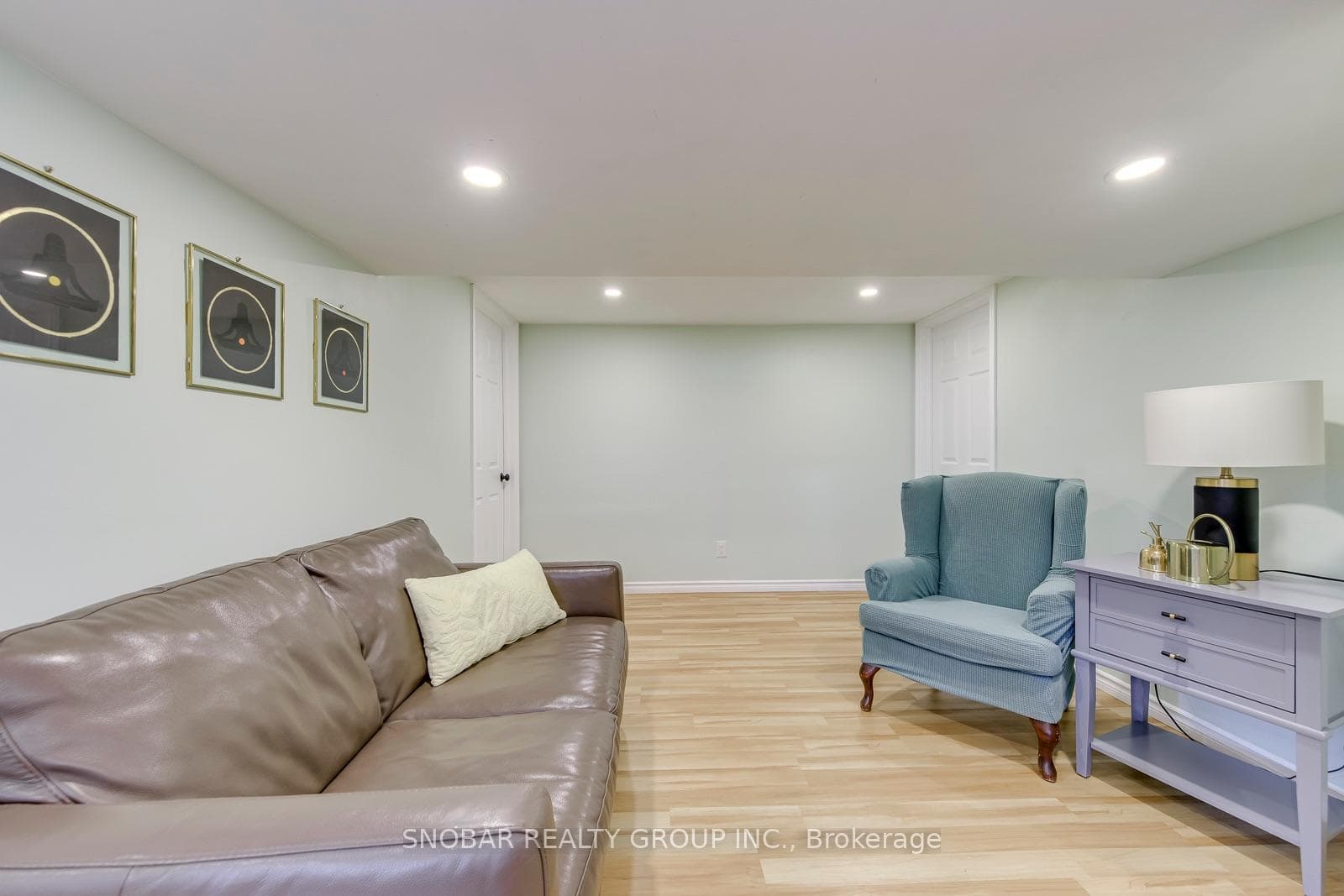 2257 Lawrence Avenue photo 25