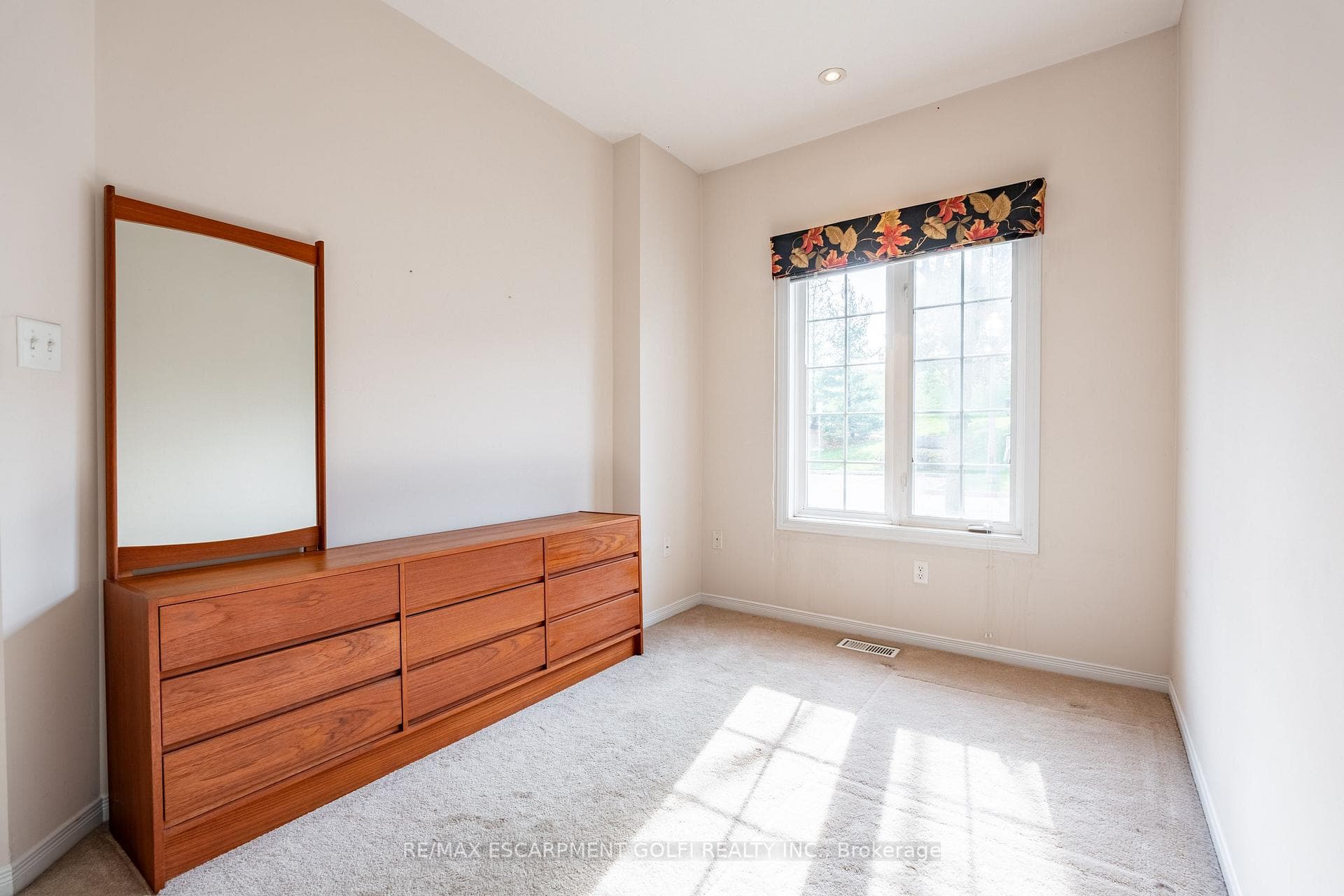 566 Southridge Drive Unit 32 photo 21