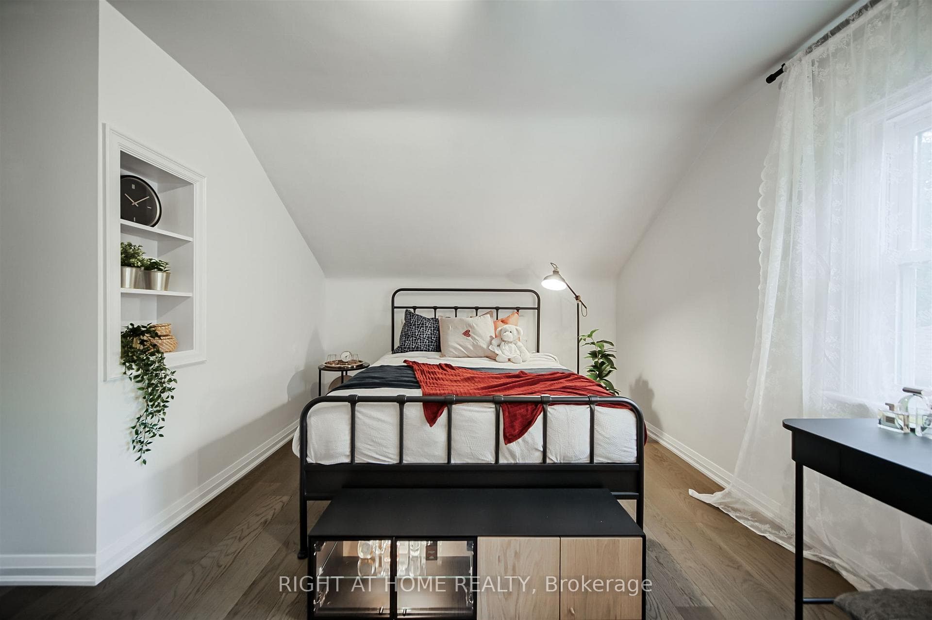 388 Lark Avenue photo 22