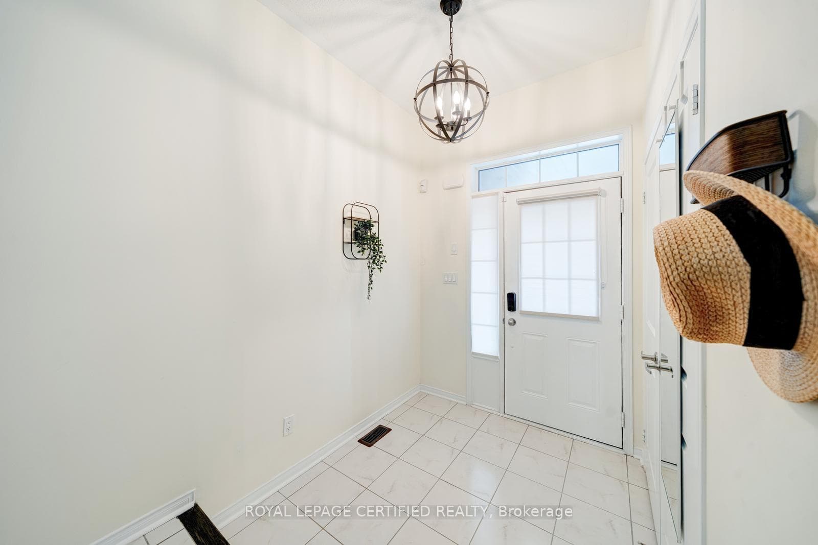 71 Rimrock Crescent photo 3
