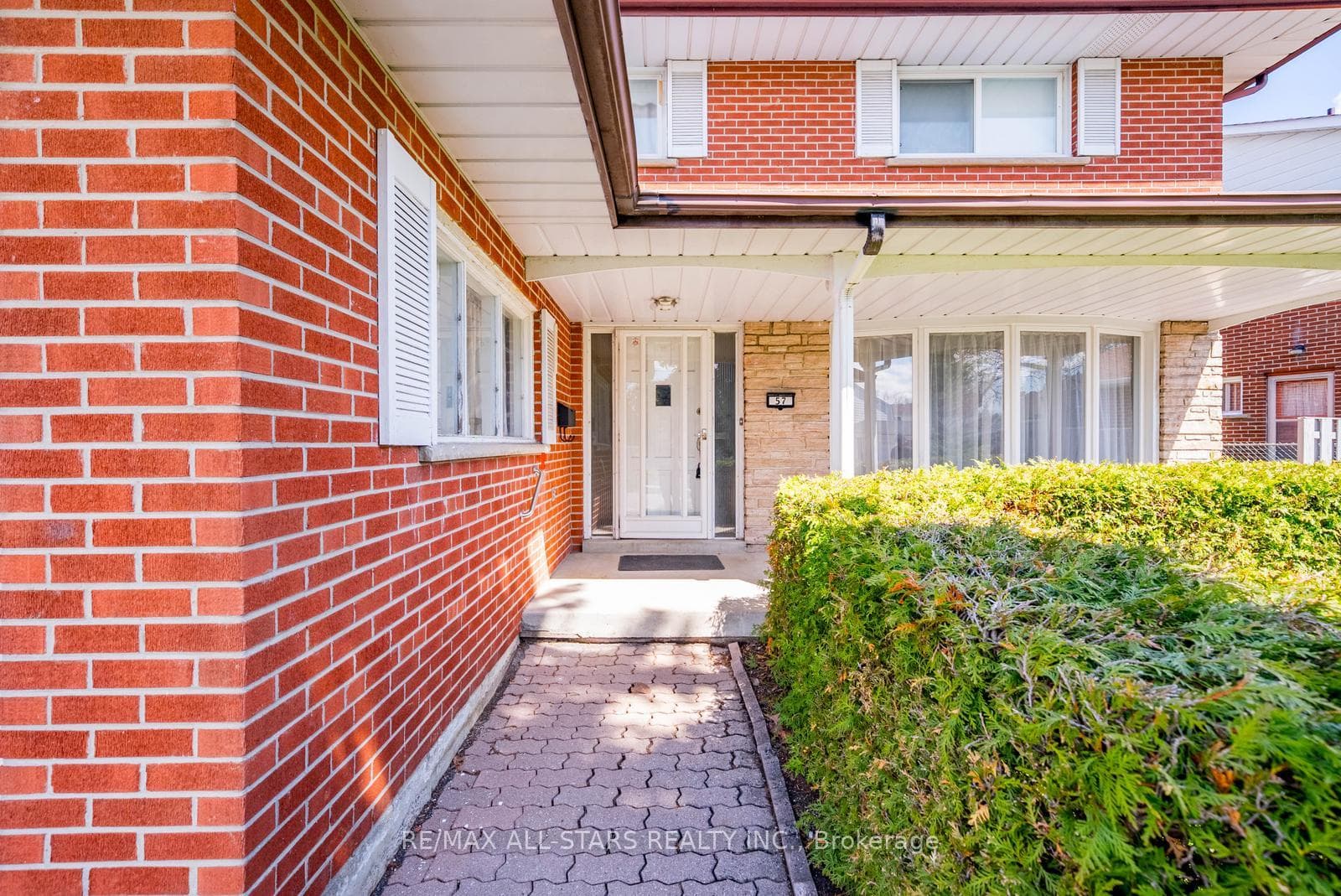 57 Gloxinia Crescent photo 7