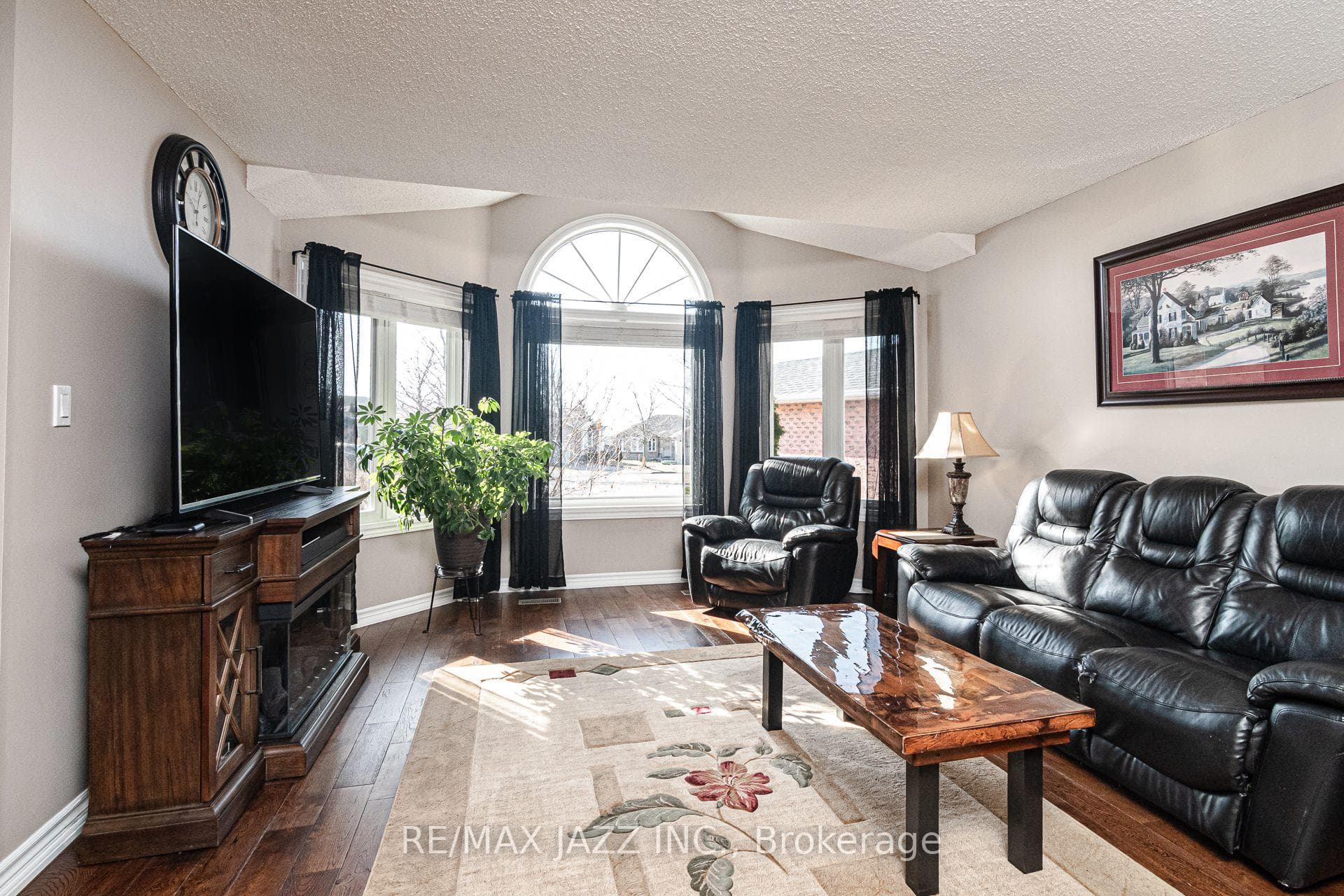 1154 Snowberry Court photo 2