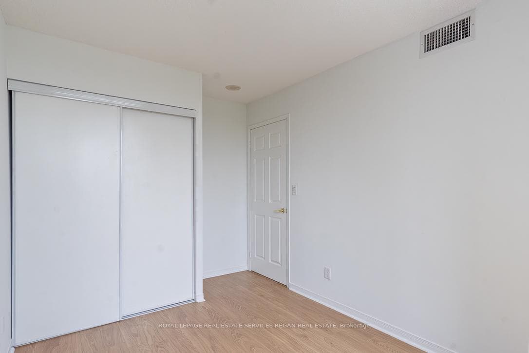4900 Glen Erin Drive Unit 207 photo 23