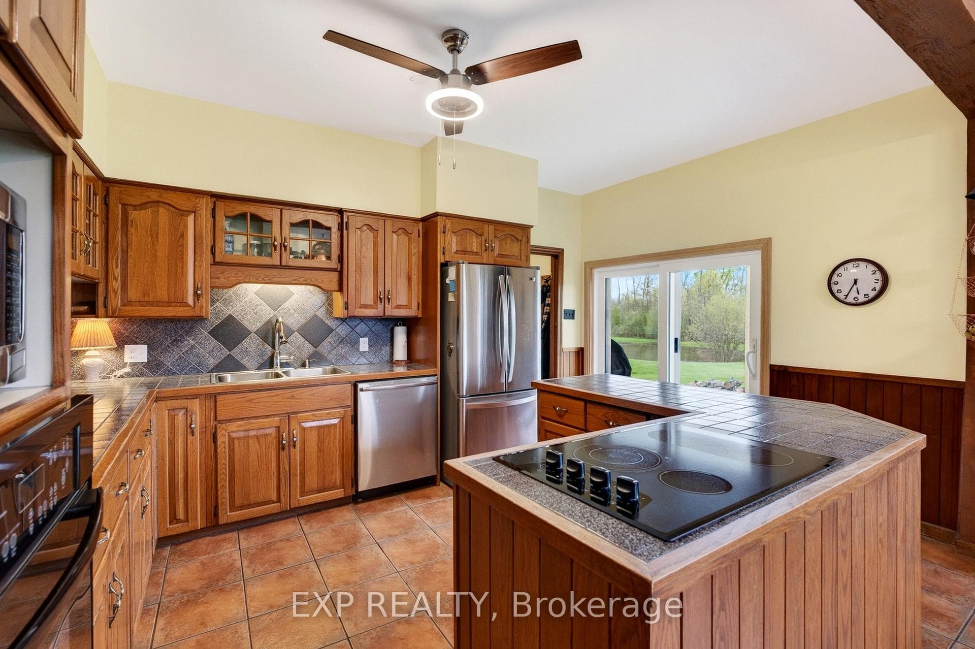 2266 Pettit Road photo 23