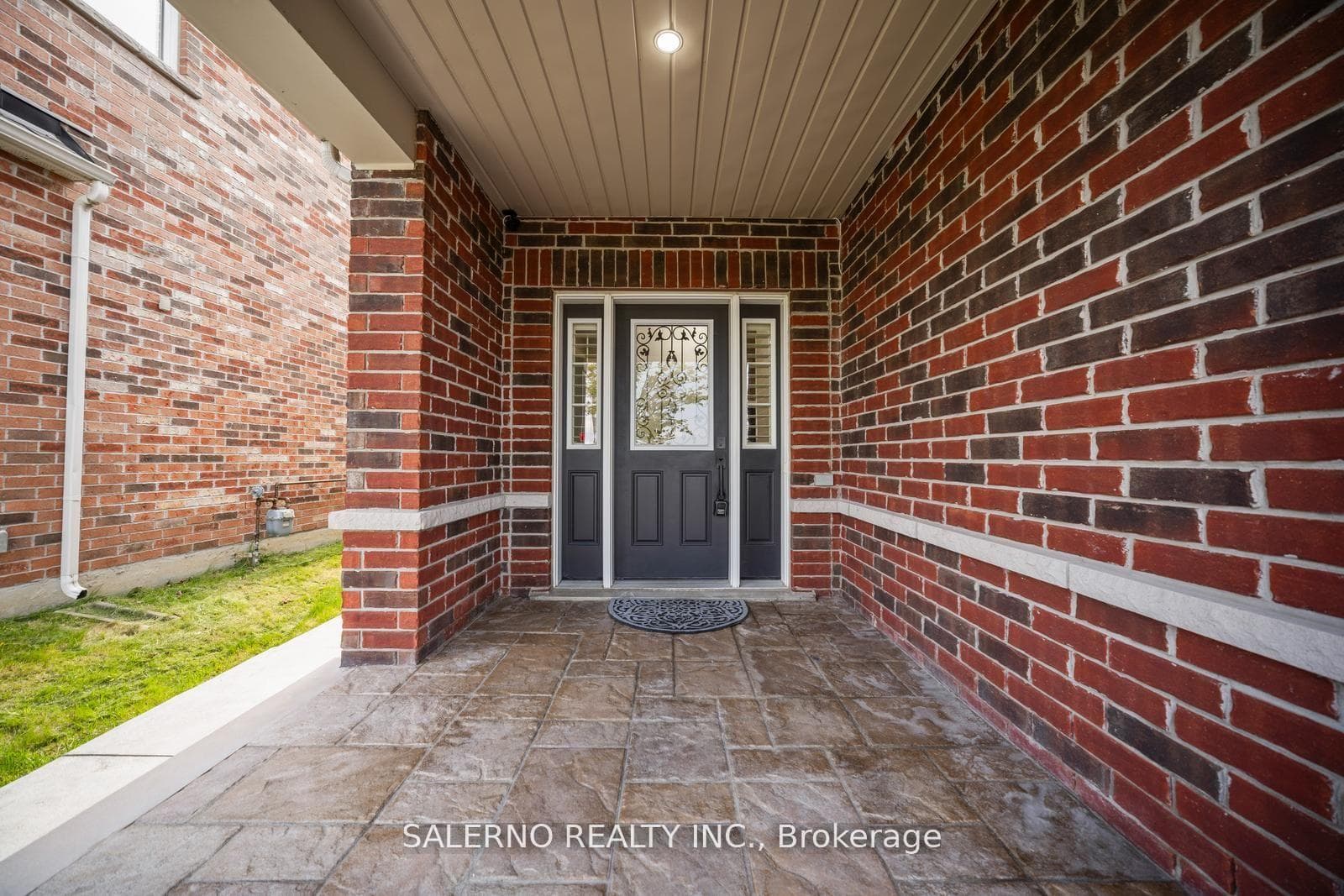 547 Woodspring Avenue photo 4