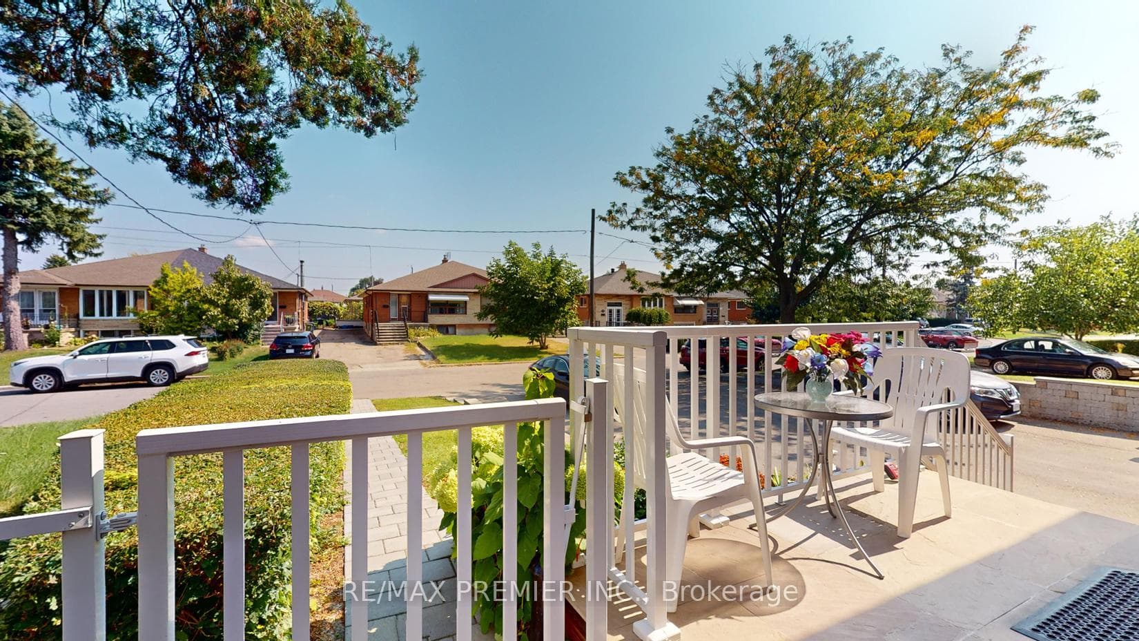 34 Charrington Crescent photo 5