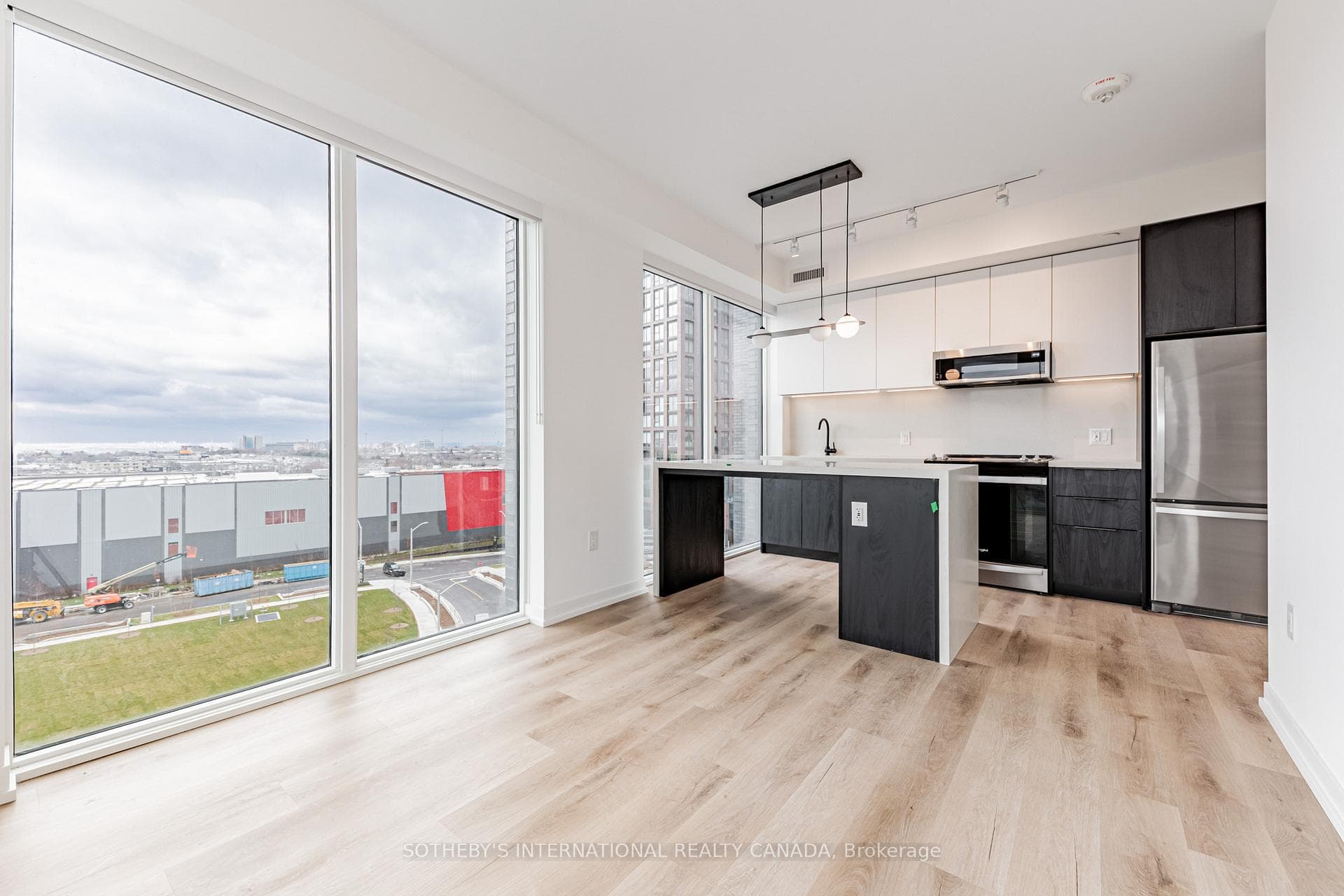 5 York Garden Way Unit 908 photo 4