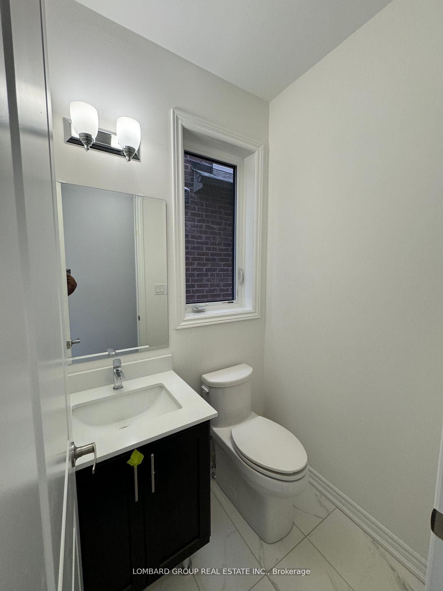 21 Stanley Leitch Drive photo 7