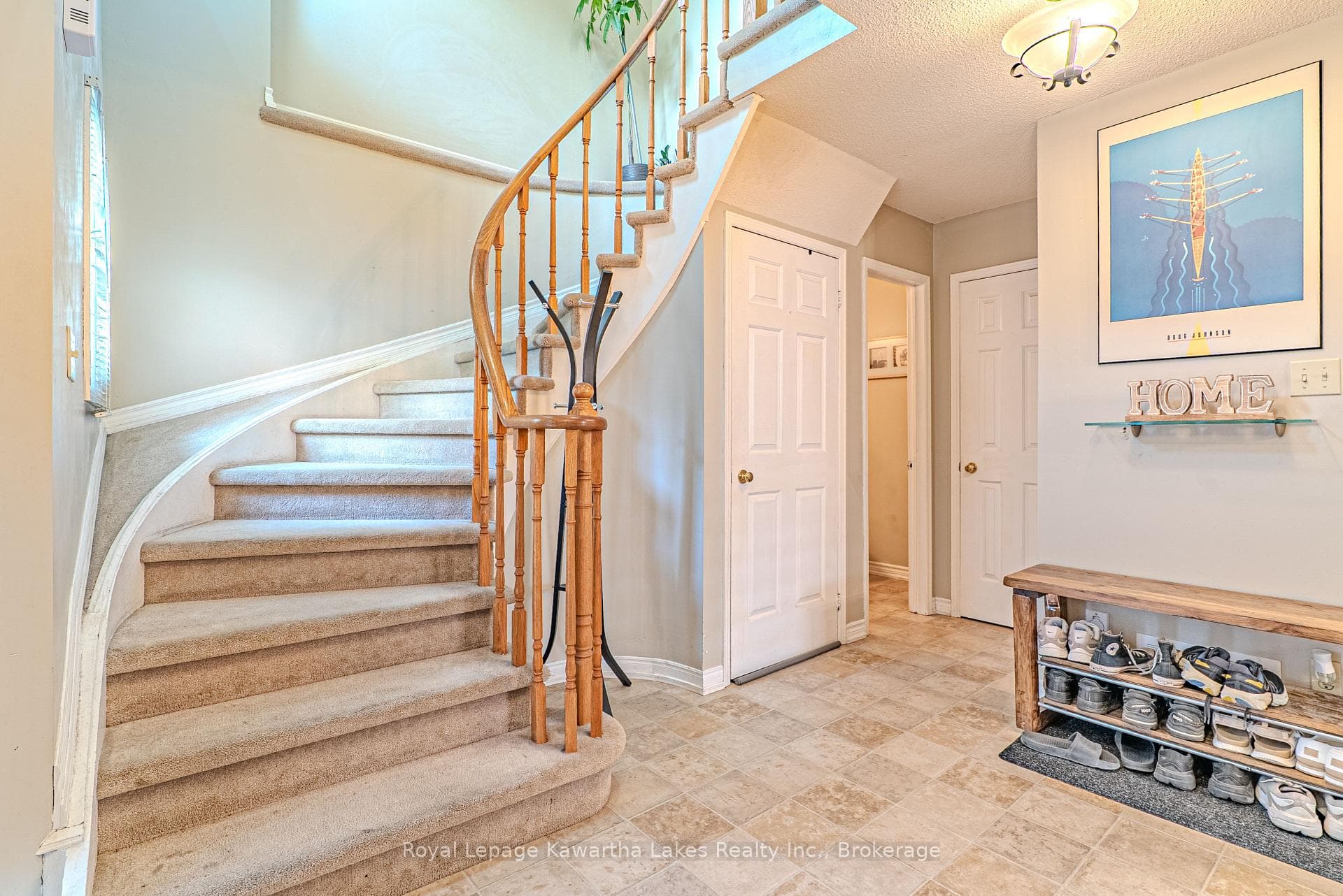 38 Lipton Crescent photo 7