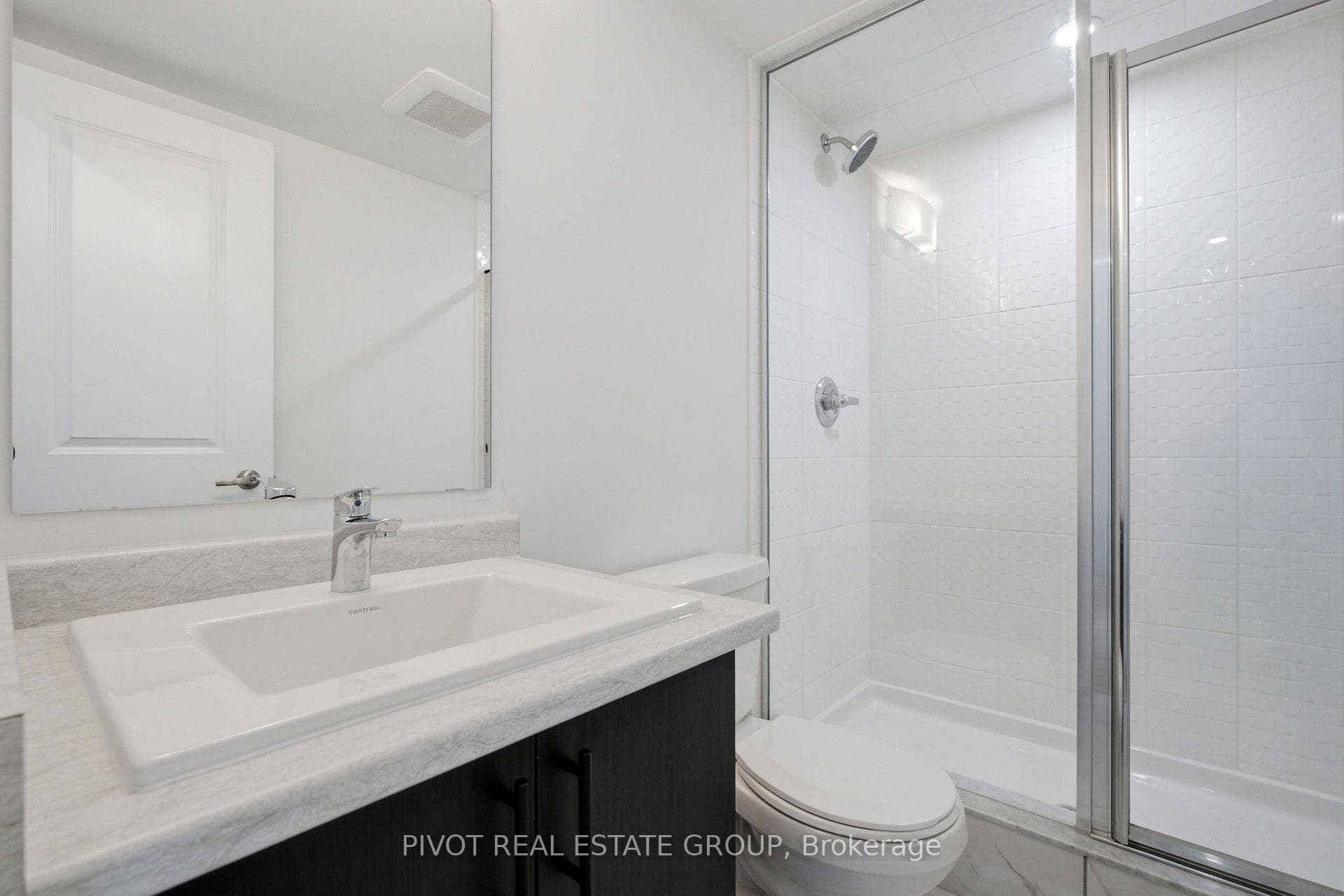 2752 Lawrence Avenue photo 6