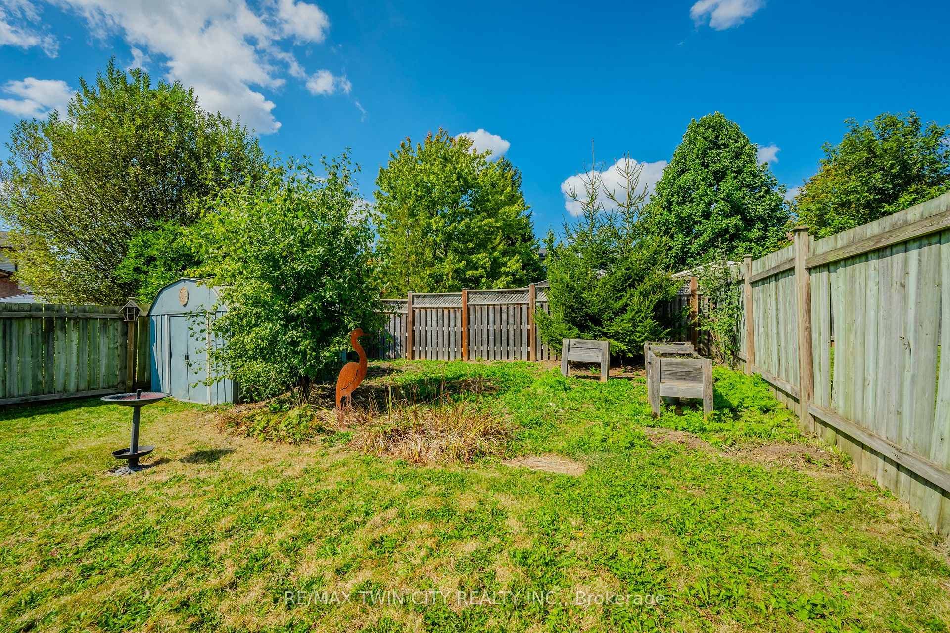 79 ERINBROOK Drive photo 31