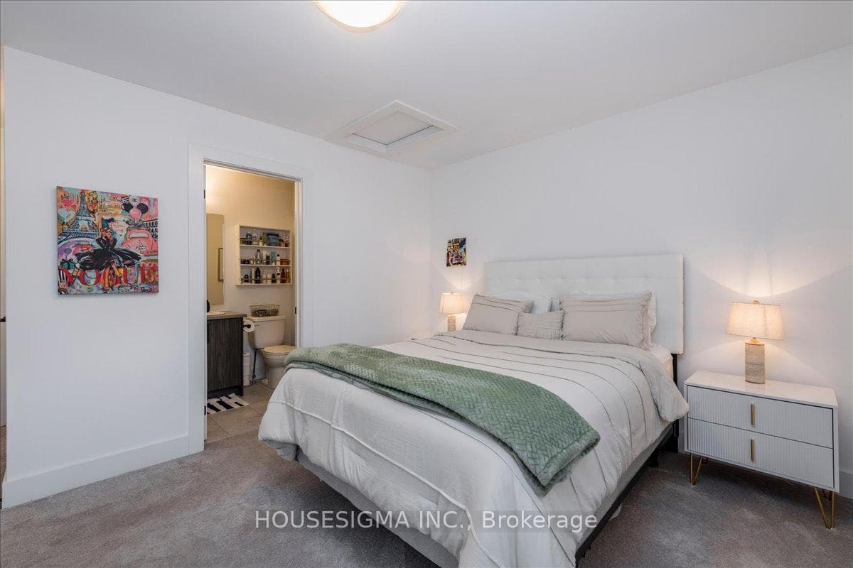 49 Hay Lane photo 12