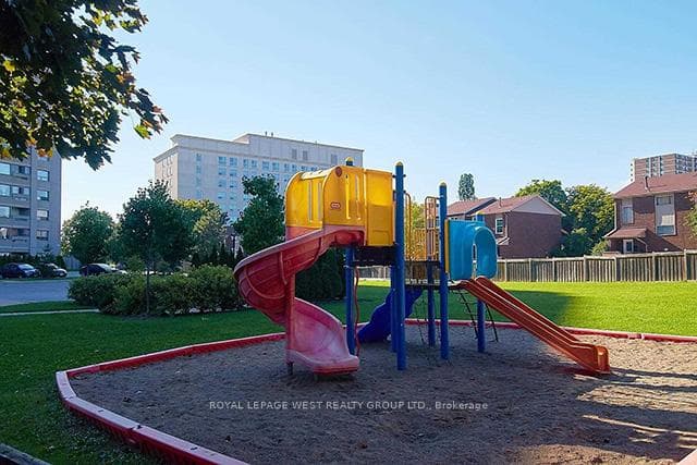 475 The West Mall N/A Unit 1120 photo 8