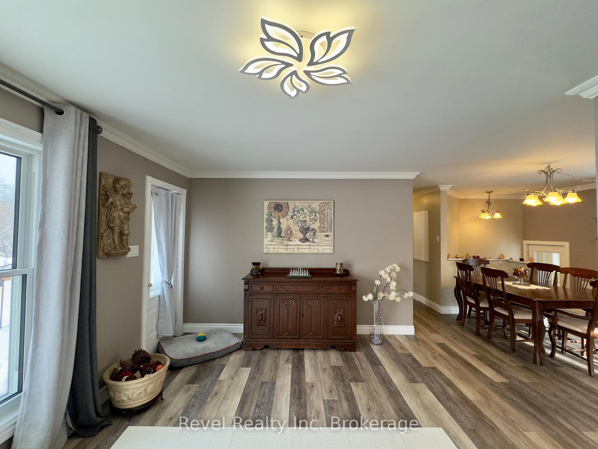 361 Louis Street photo 11