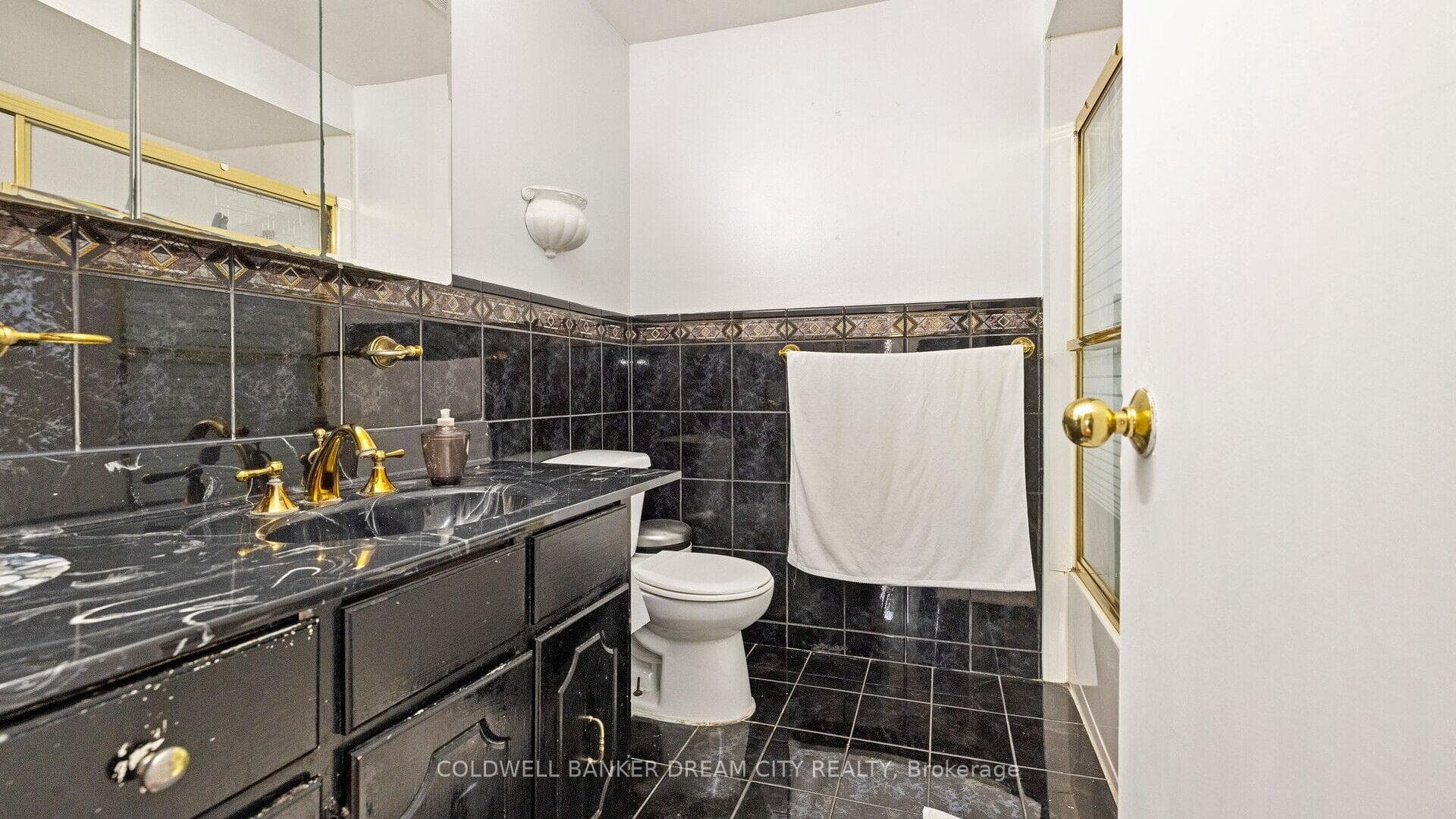 112 Hansen Road photo 14