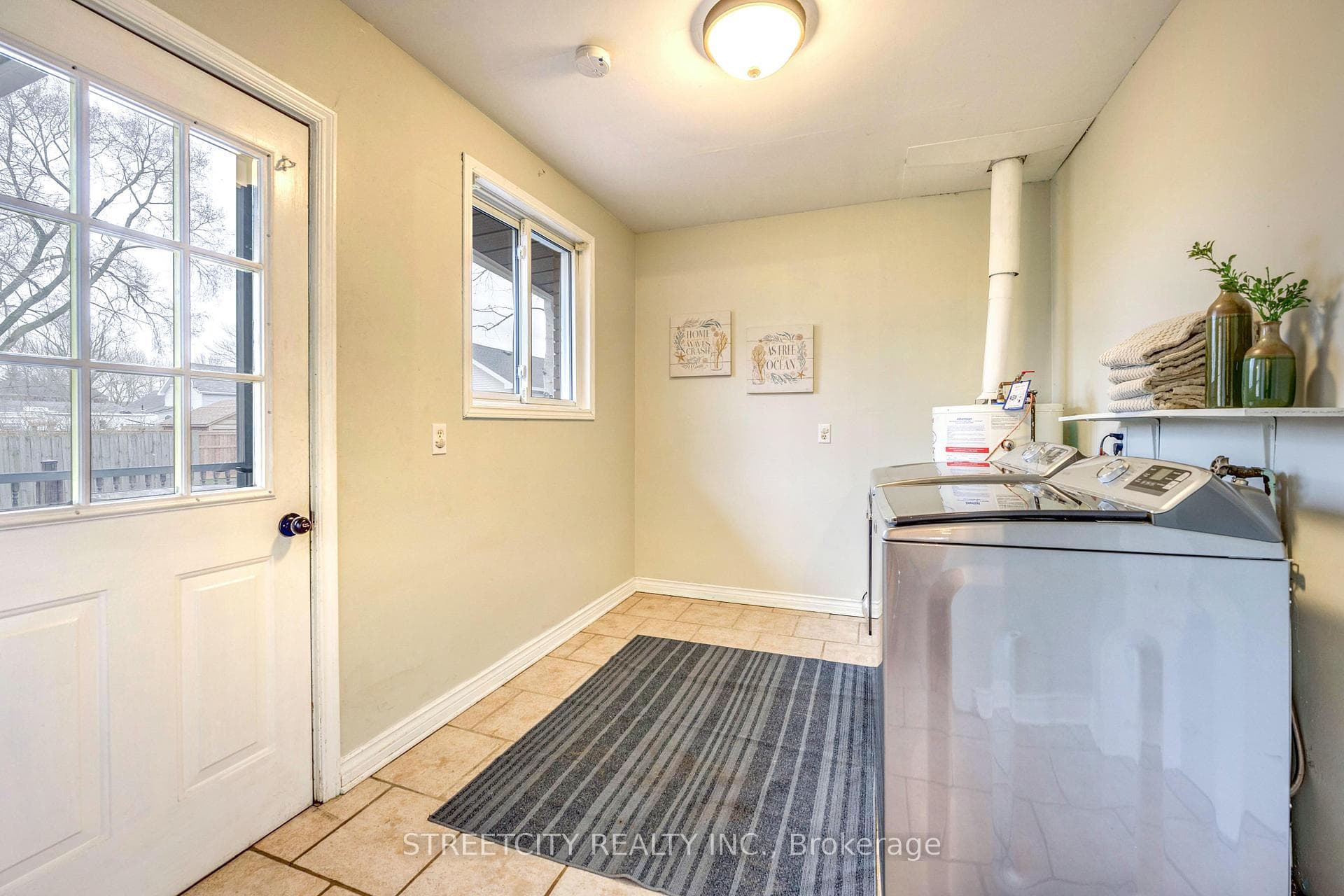1554 Fourth Street photo 26
