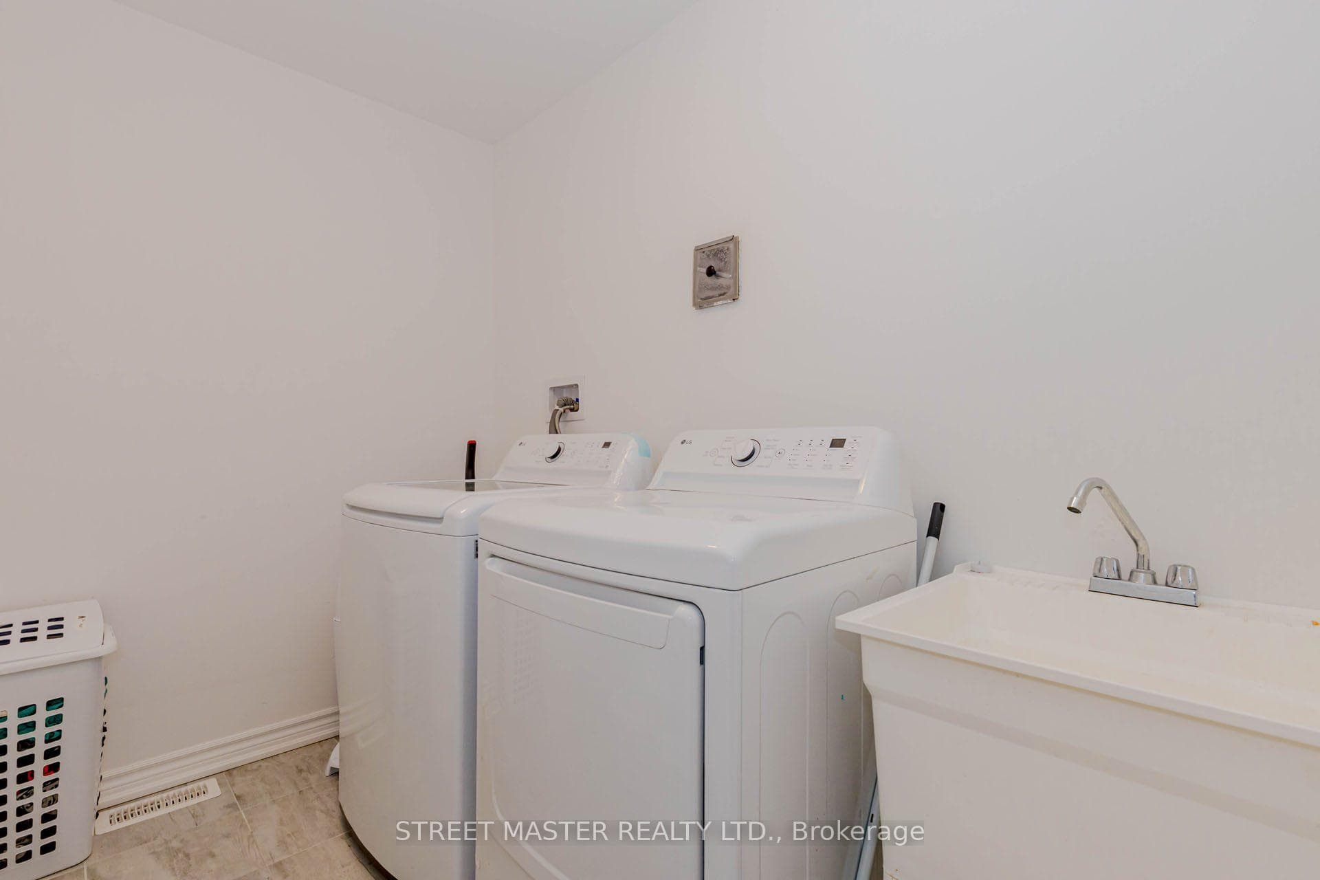 90 Keppel Circle photo 31