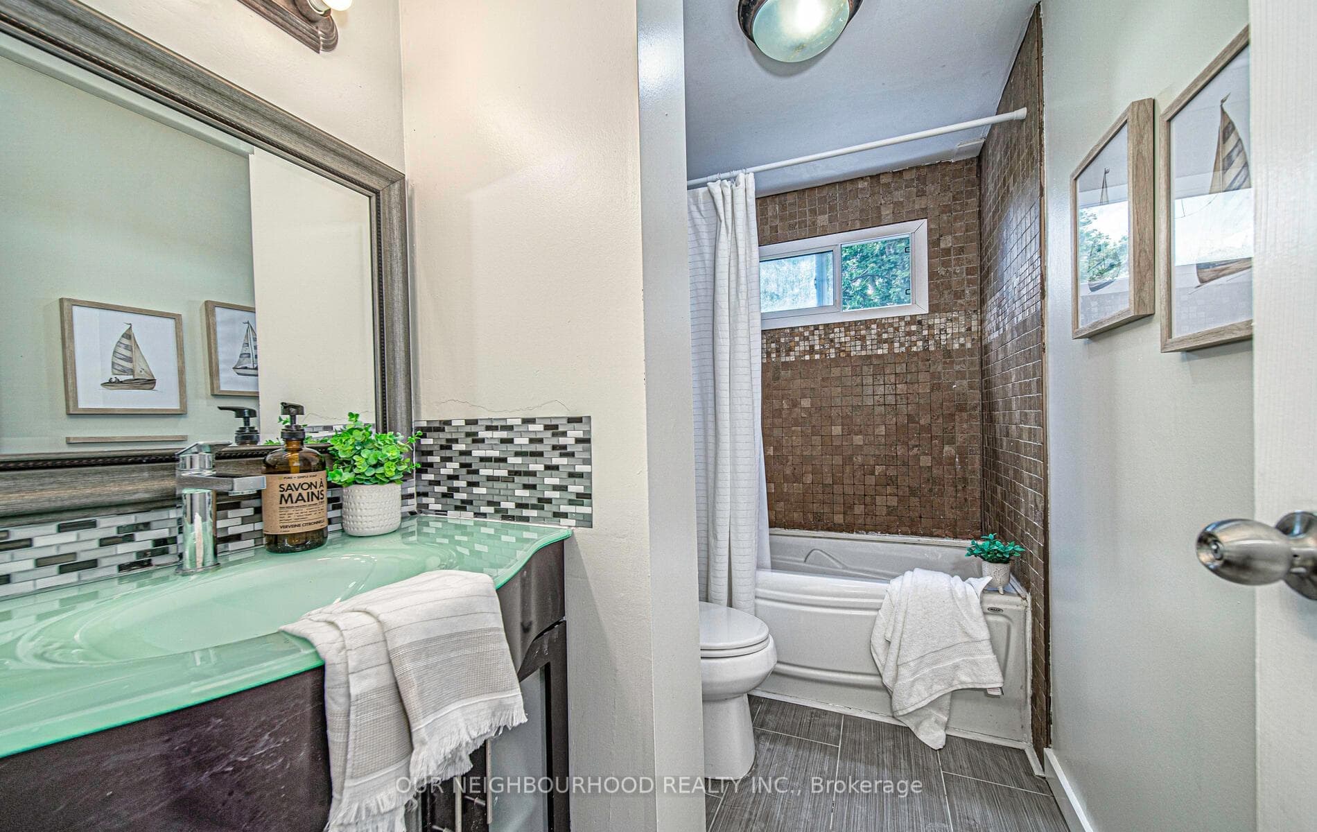 230 Waverly Street photo 24