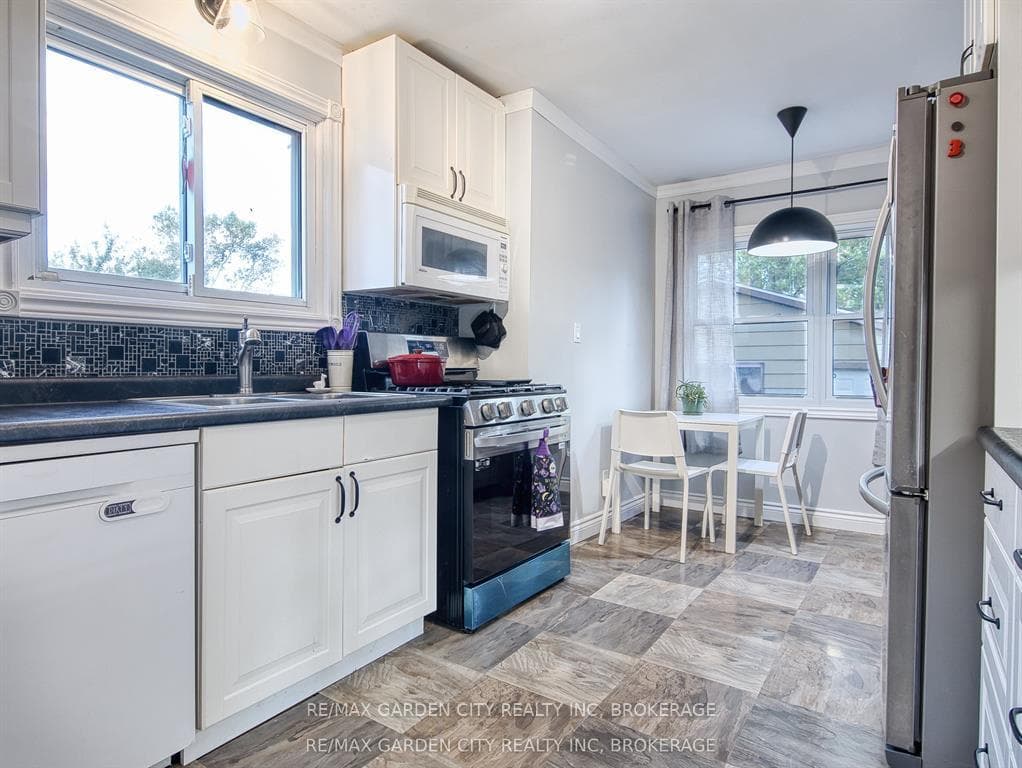 809 Steele Street photo 19