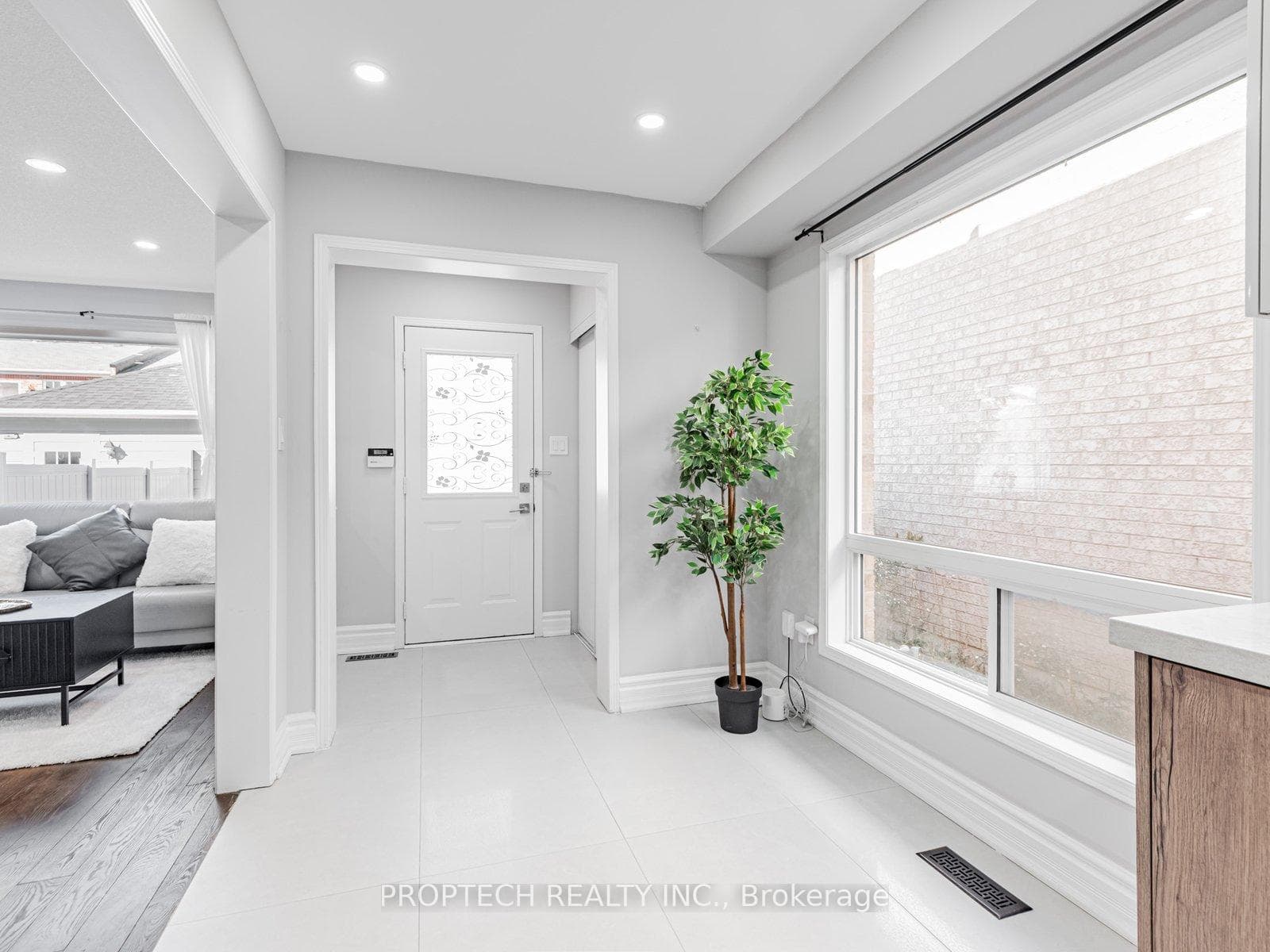 16 Colchester Street photo 6