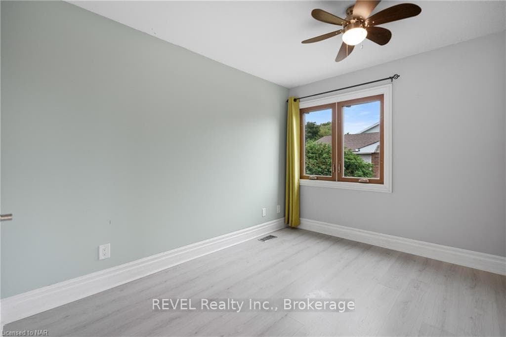 621 QUEENSTON Road photo 18