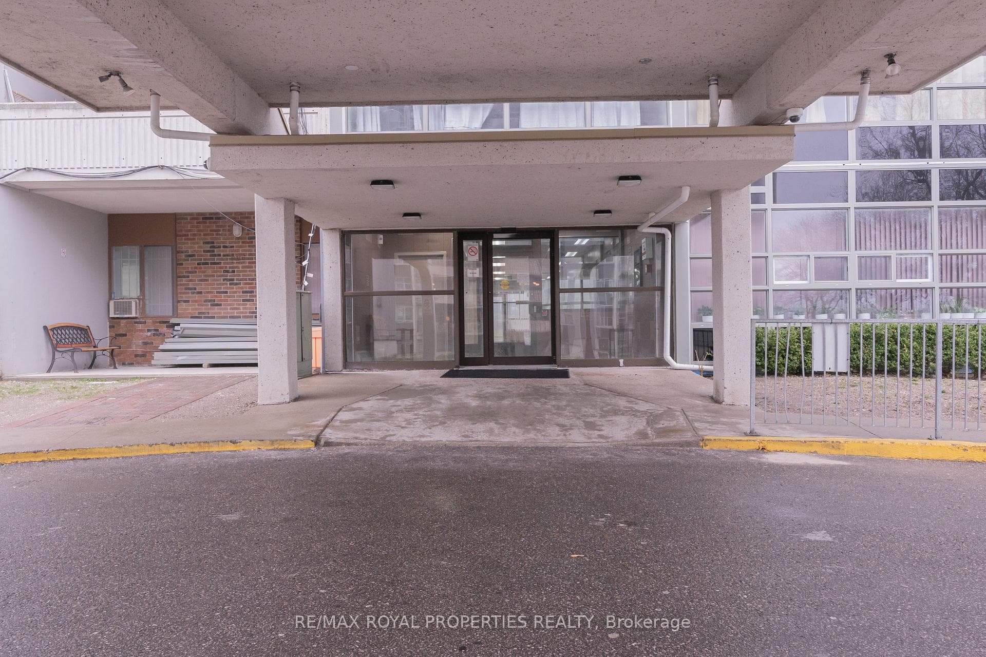 3380 Eglinton Avenue Unit 1407 photo 38