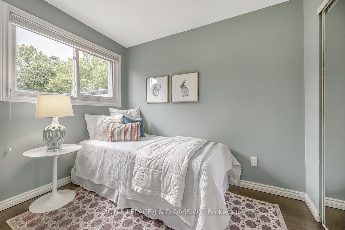 123 Strathcona Avenue Unit 17 photo 12