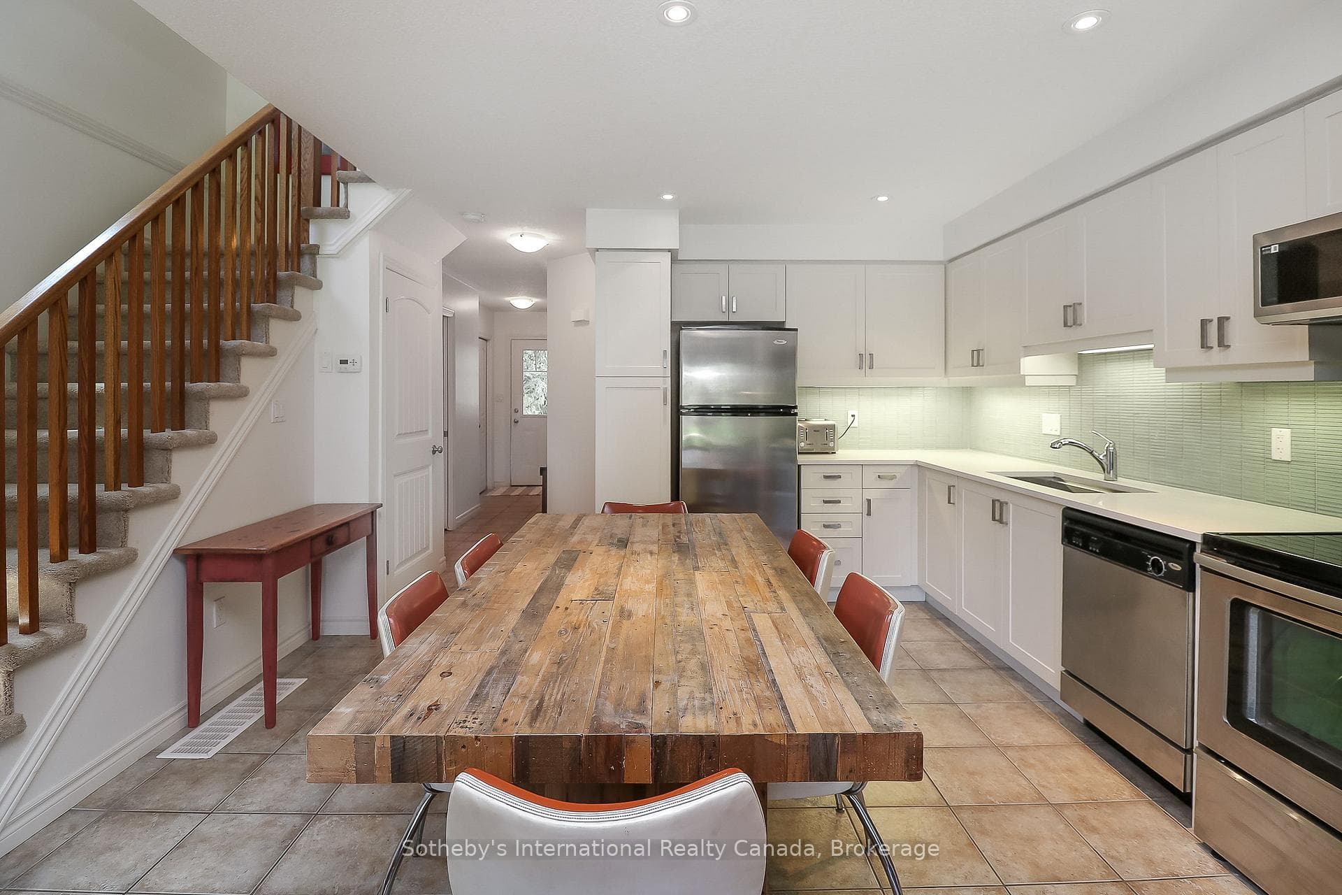 49 Silver Glen Boulevard photo 7