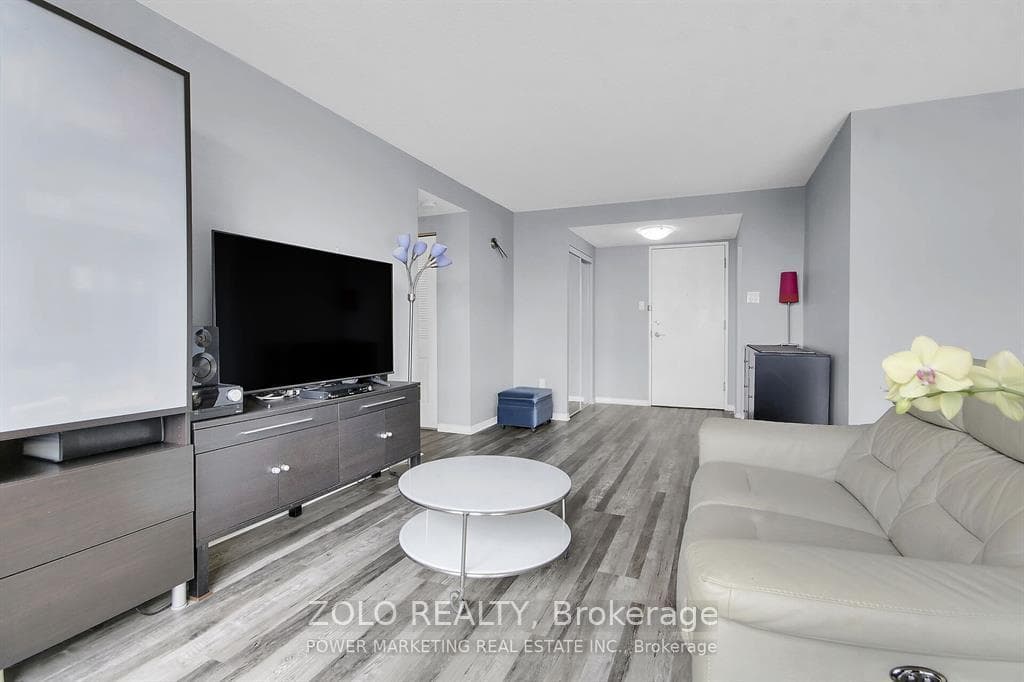 2759 Carousel Crescent Unit 1206 photo 15
