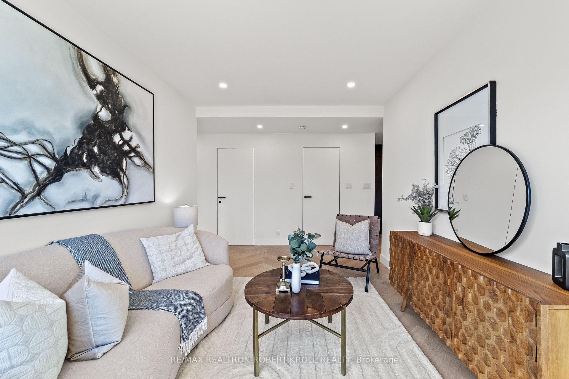55A Avenue Road Unit 602 photo 18