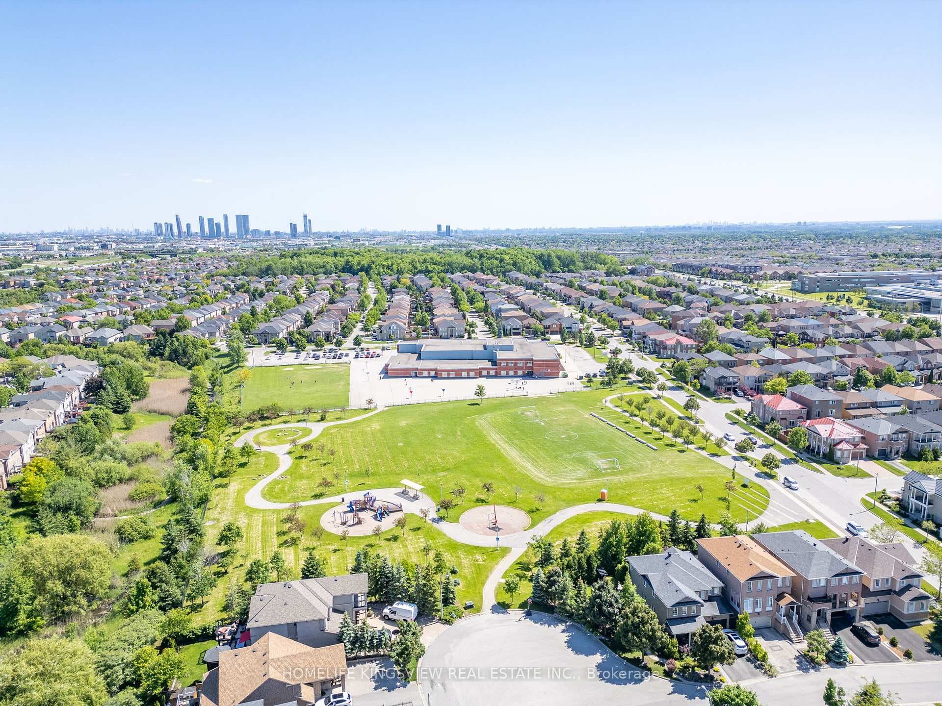 54 Dolce Crescent photo 34