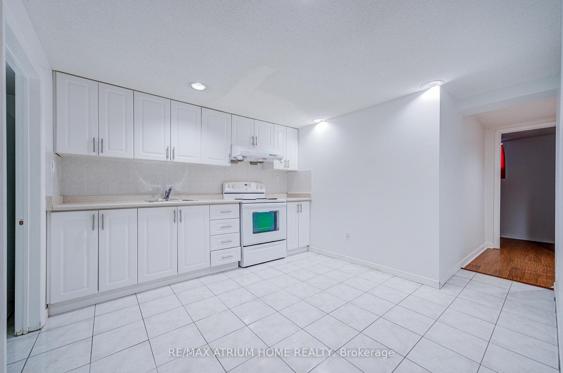 48 Whitehorn Crescent photo 27