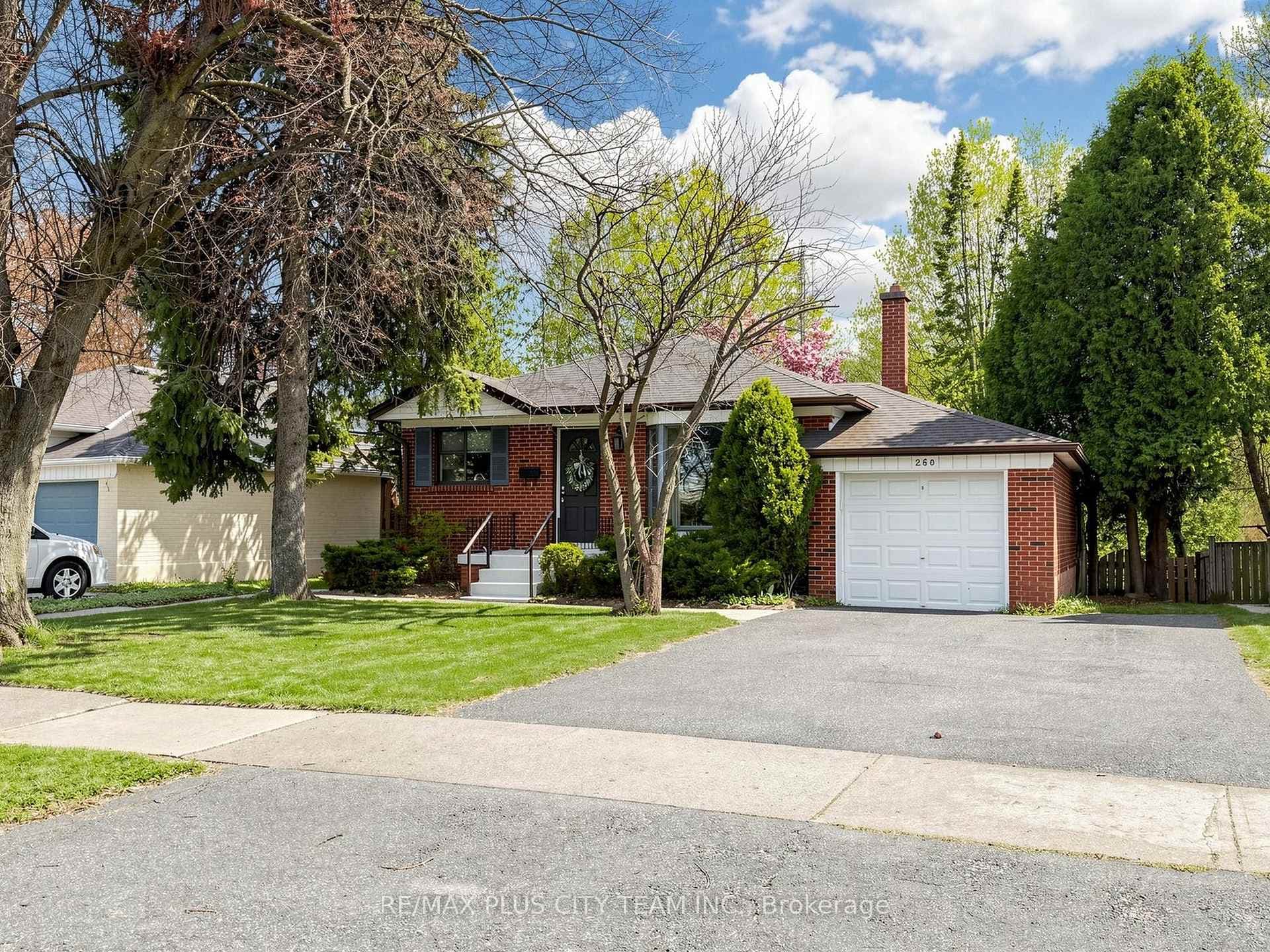 260 Renforth Drive photo 2