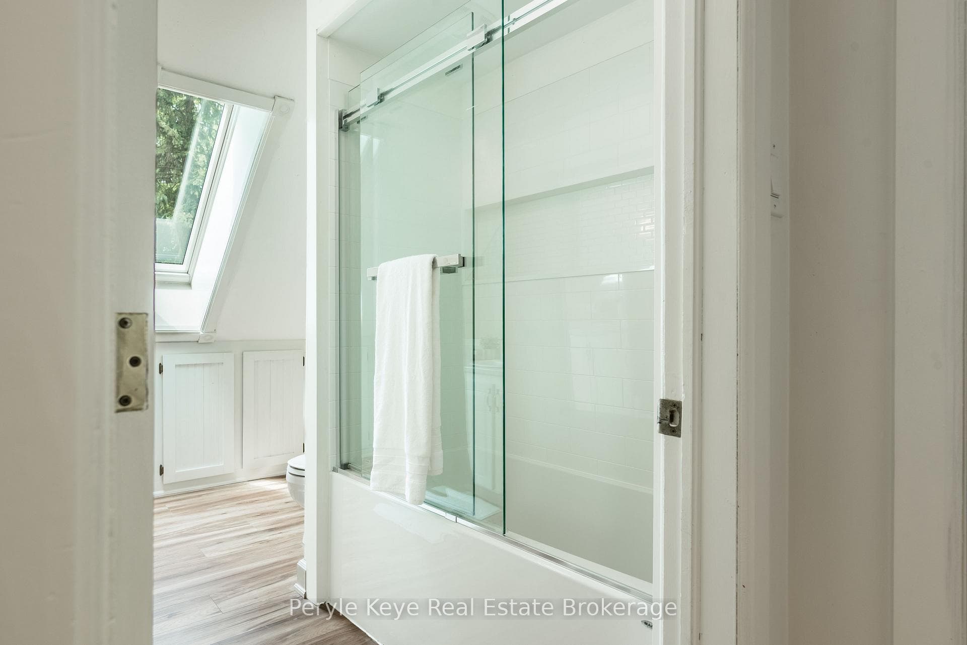 Second Floor Guest 4PC Bath