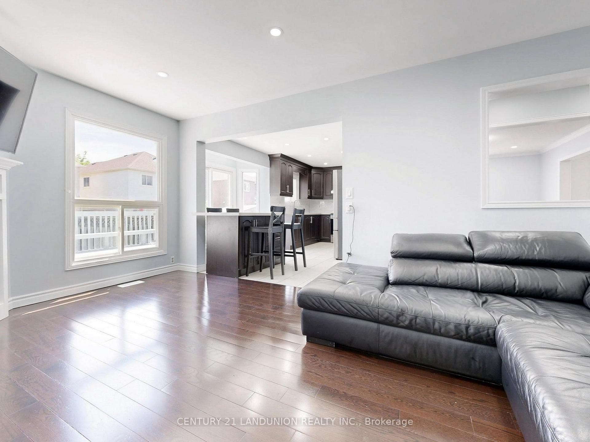 25 Bemerton Court photo 11