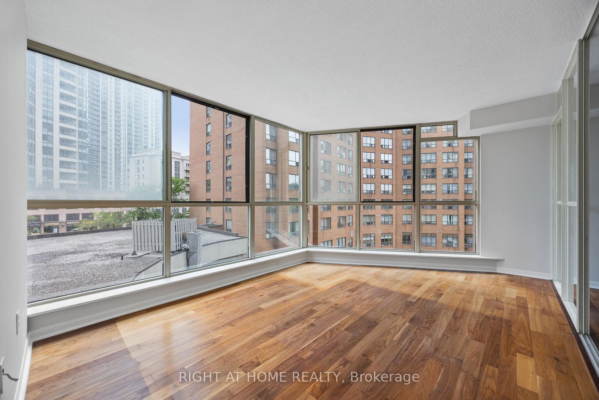 5444 Yonge Street Unit 302A photo 15
