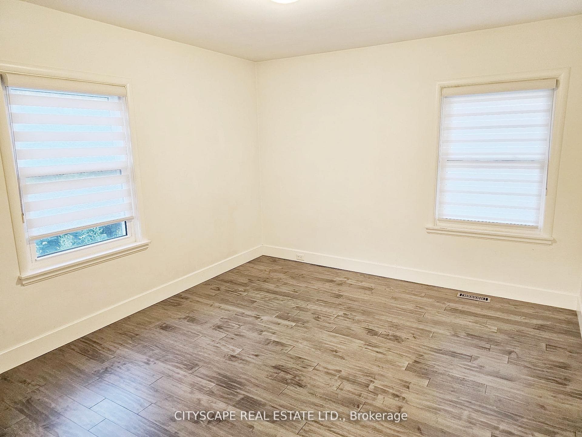 891 Riverside Drive photo 17