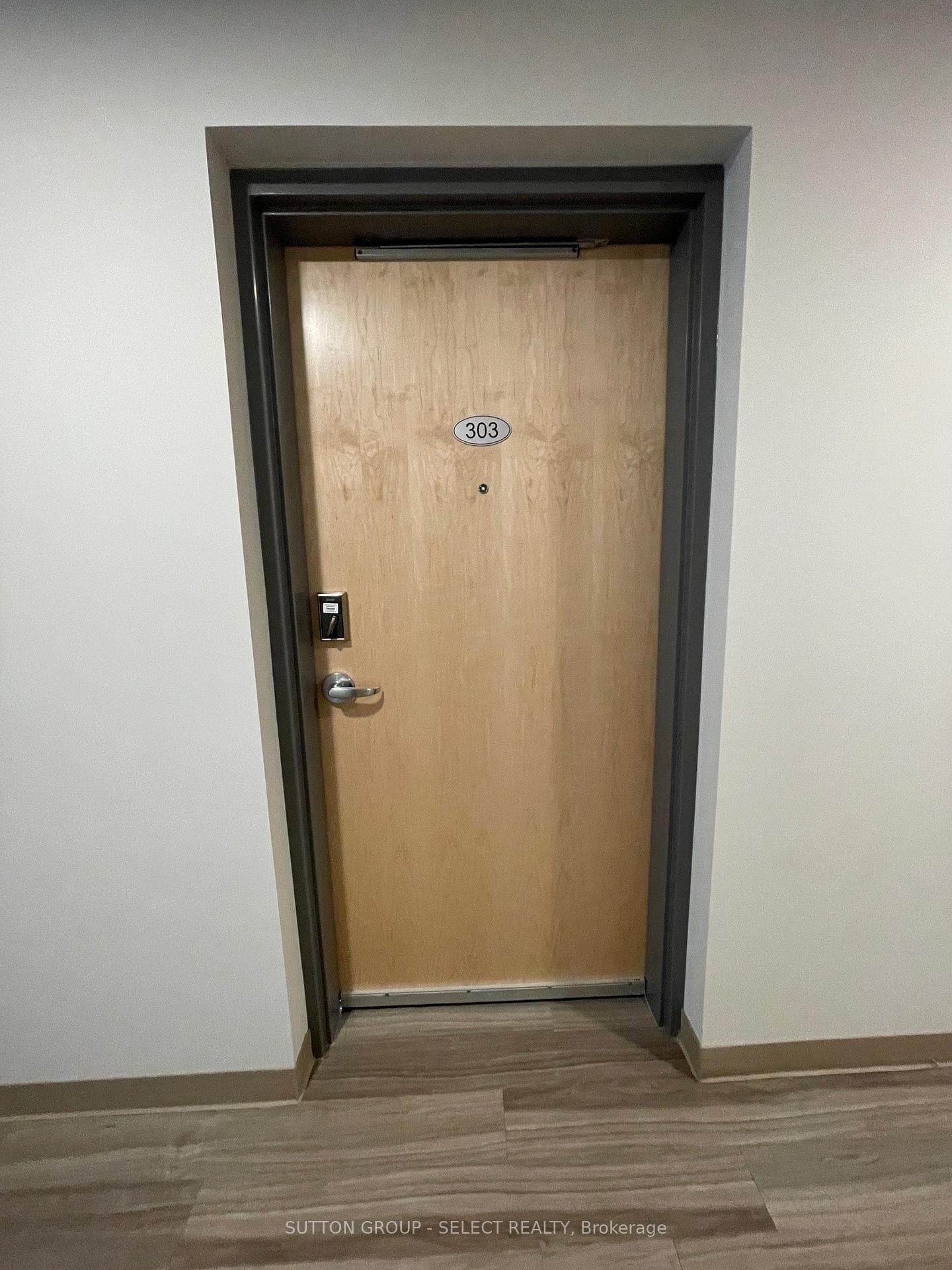 99 POND MILLS Road Unit 303 photo 2