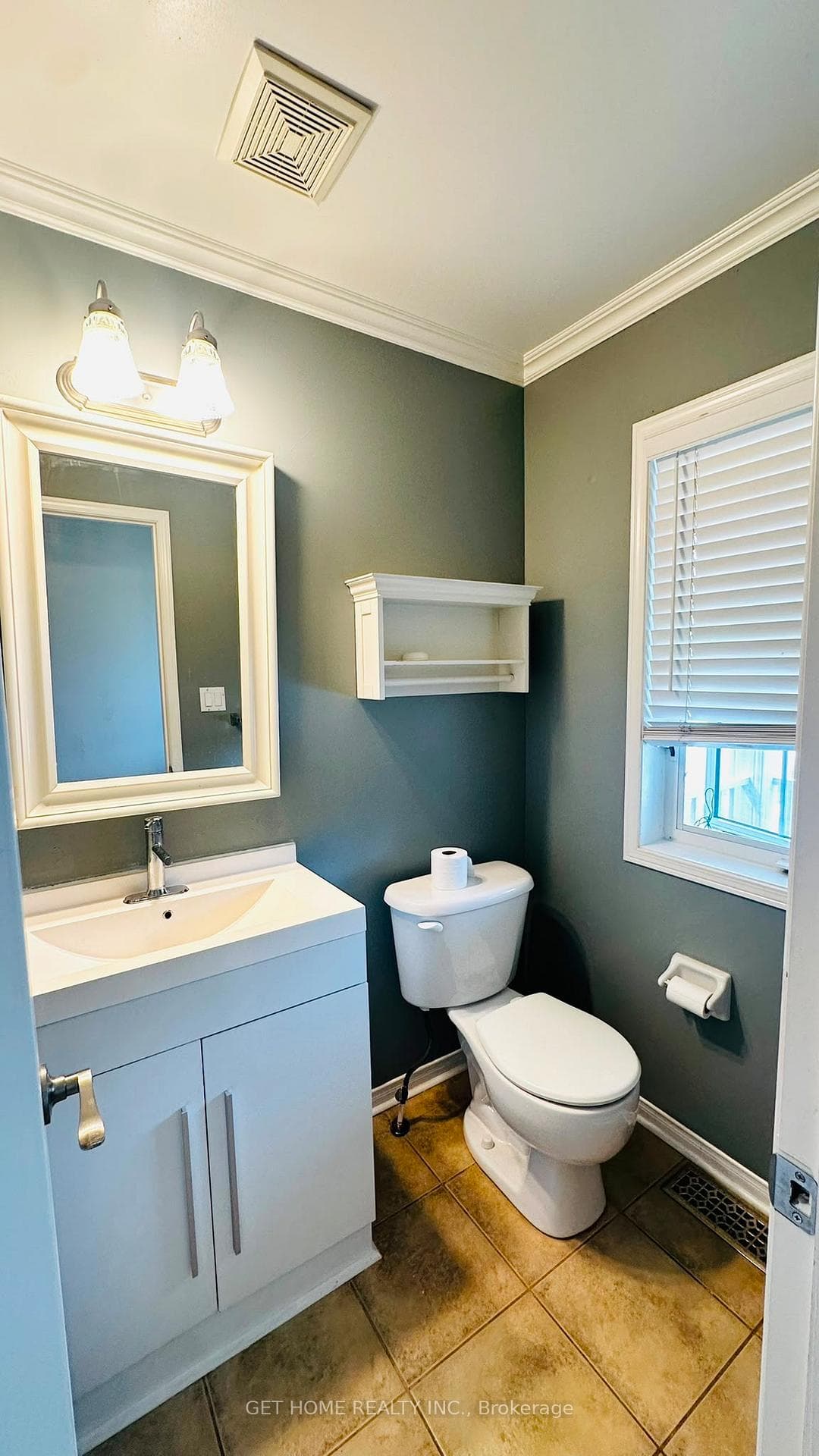 114 Bettina Place photo 8